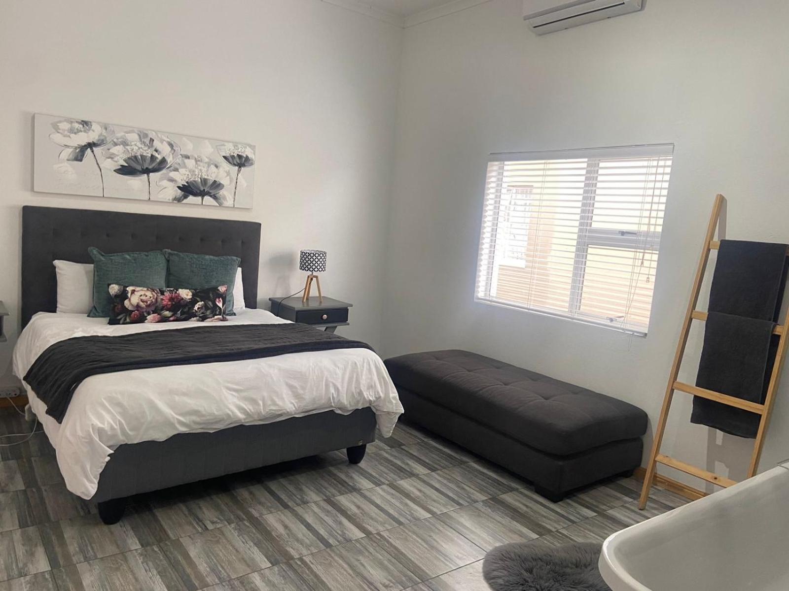 Three-Bedroom Apartment - Photo 39