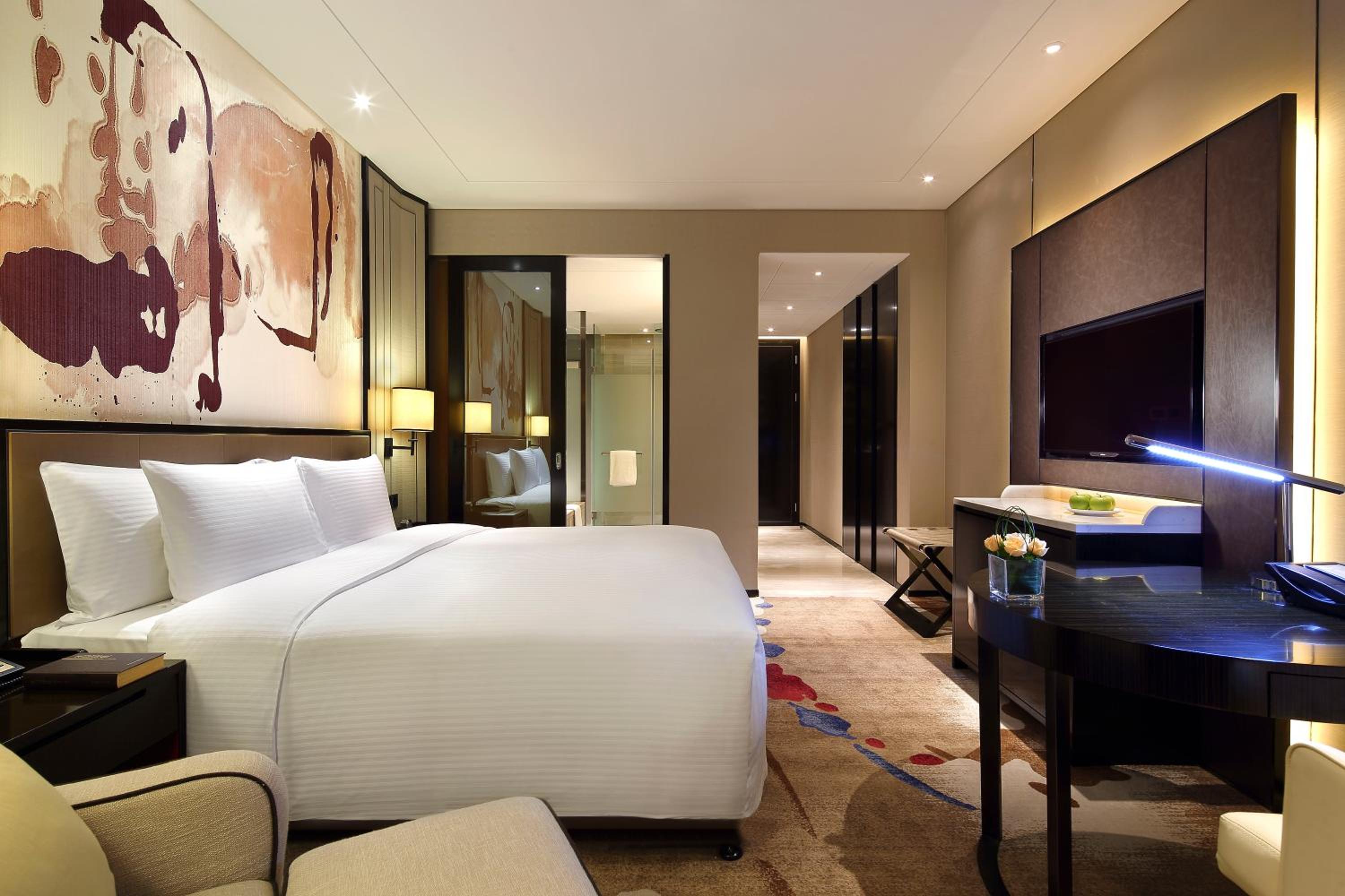 Deluxe Queen Room photo 2