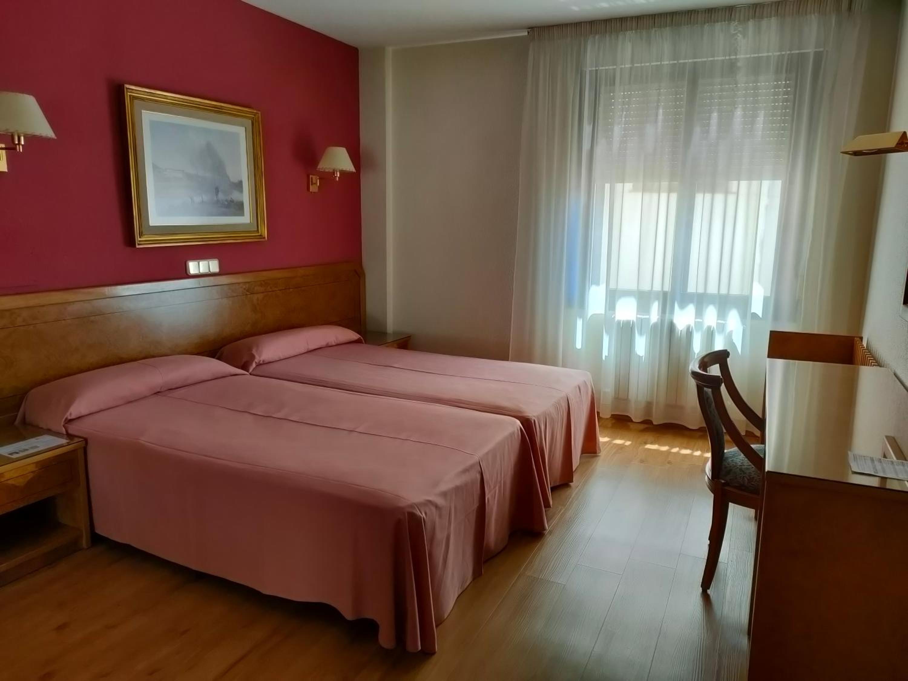 Economy Double Room - Photo 1