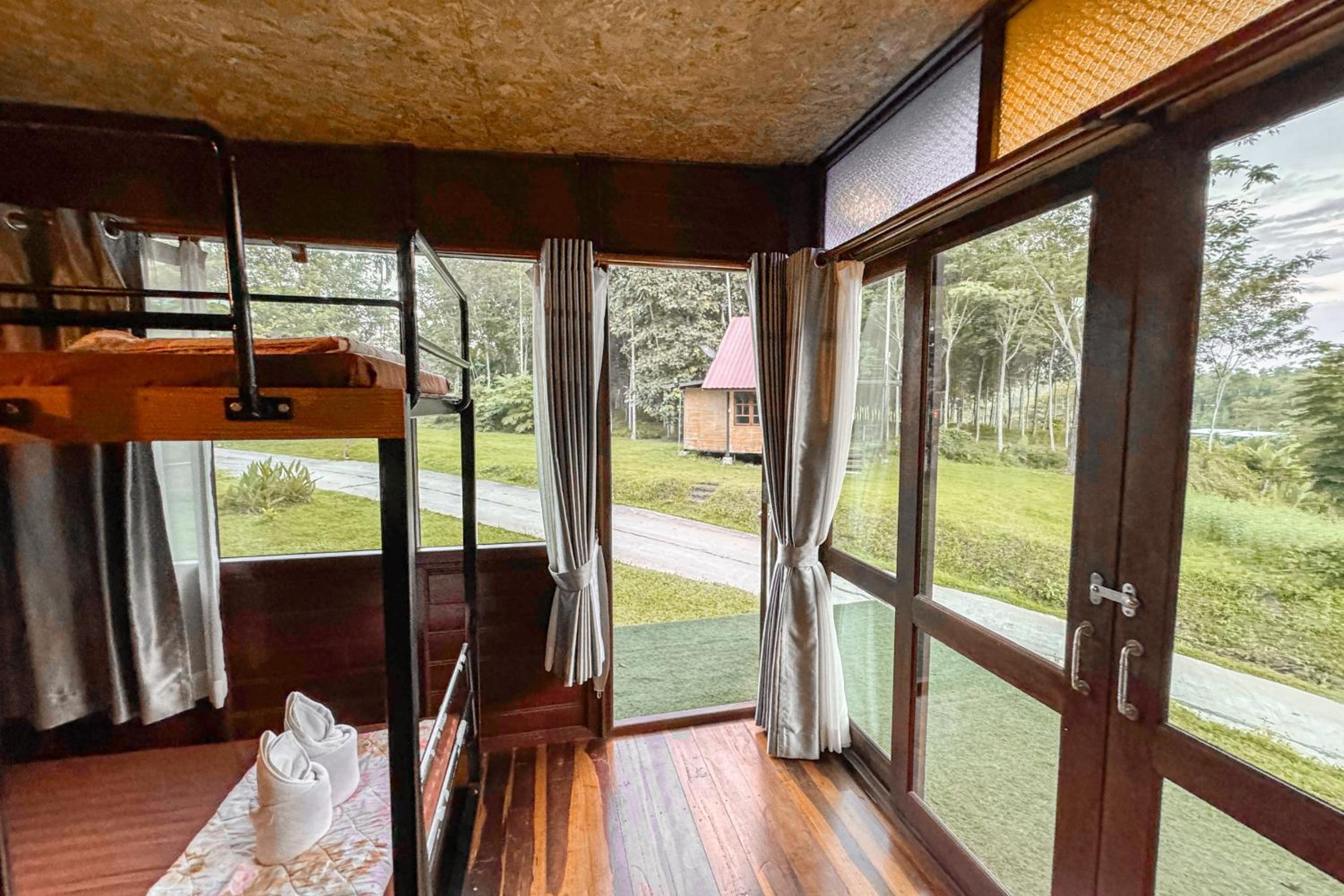 Family Room with Mountain View - Photo 6