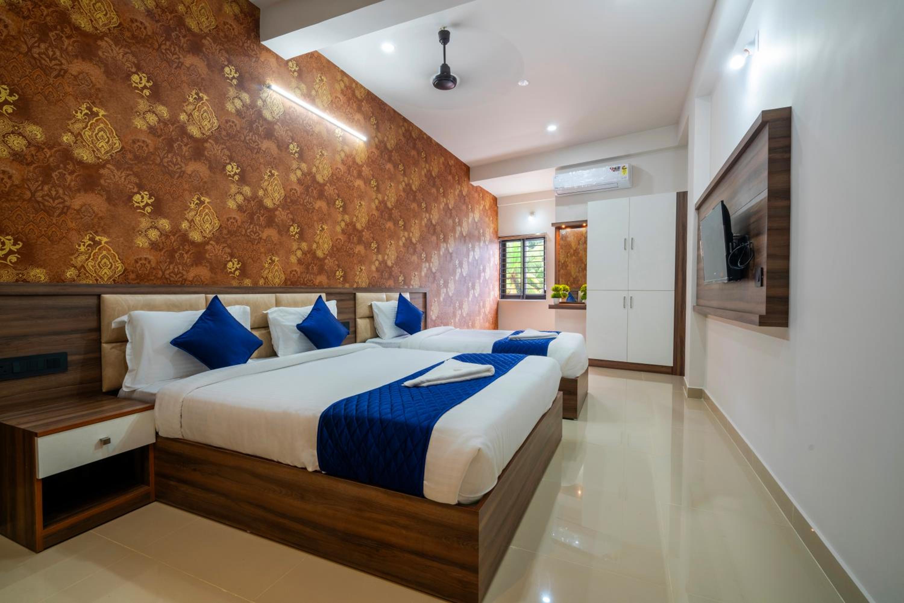 Superior Triple Room