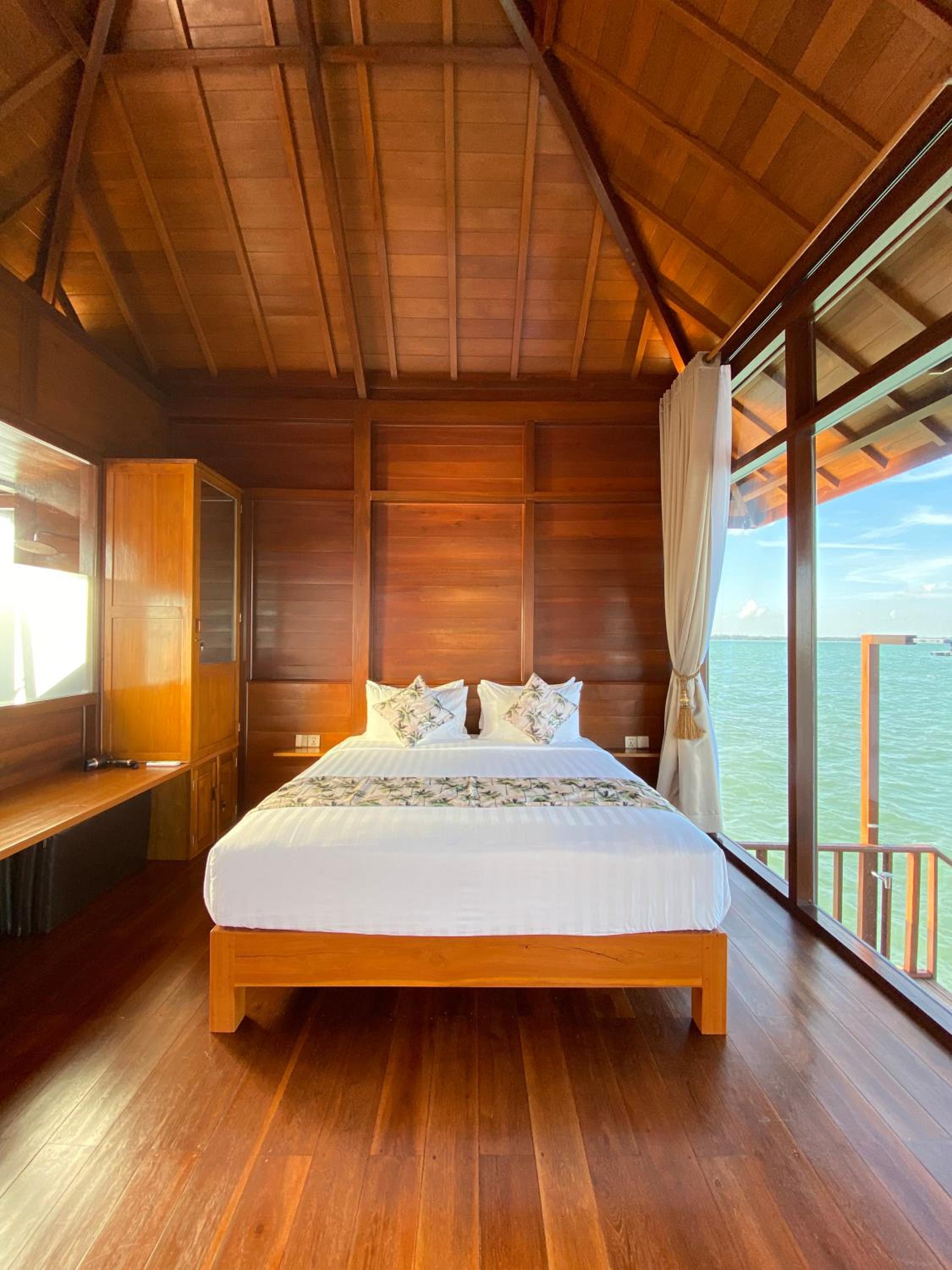 Villa with Sea View - Photo 1