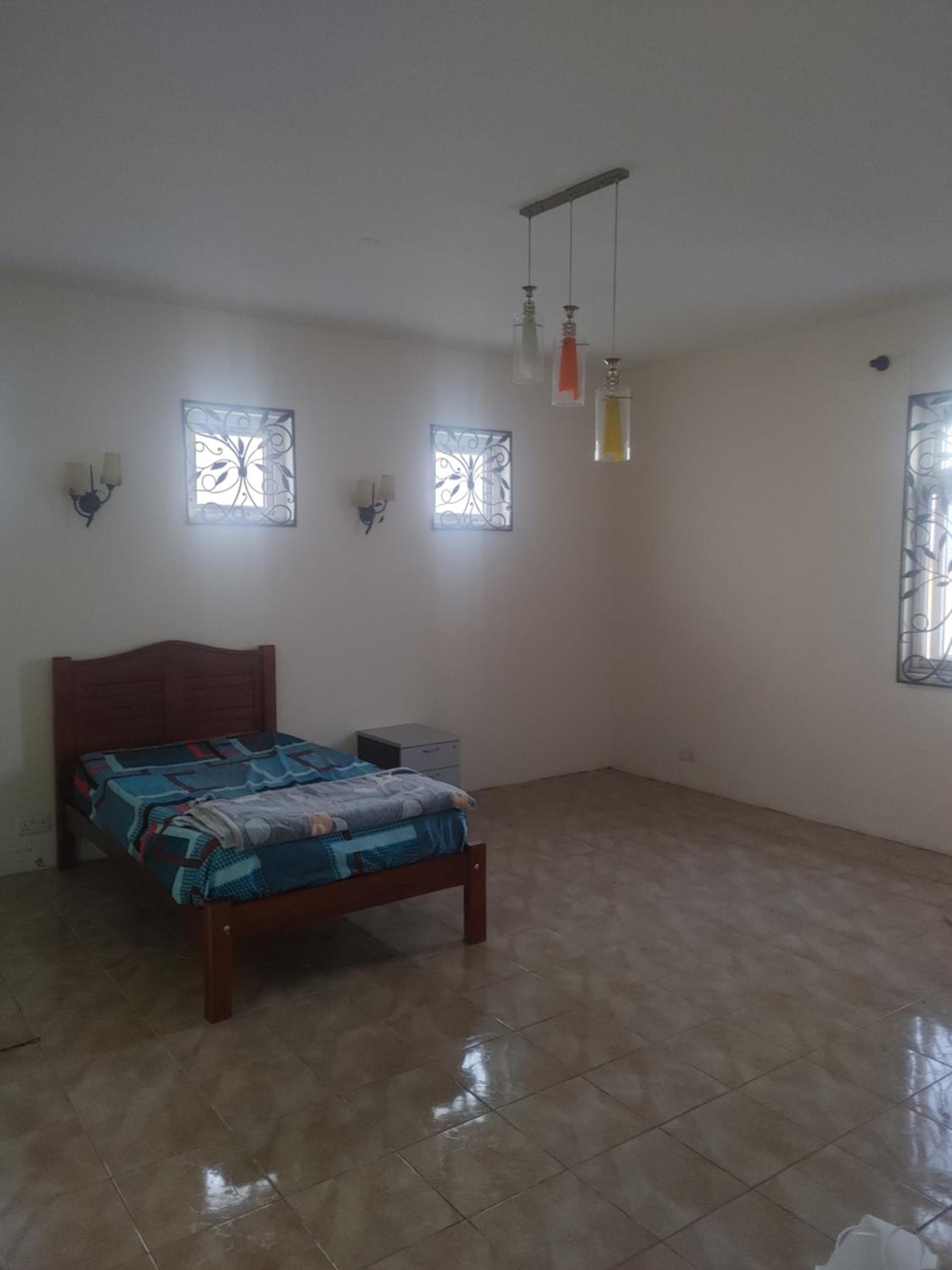 Single Room with Shared Bathroom photo 2