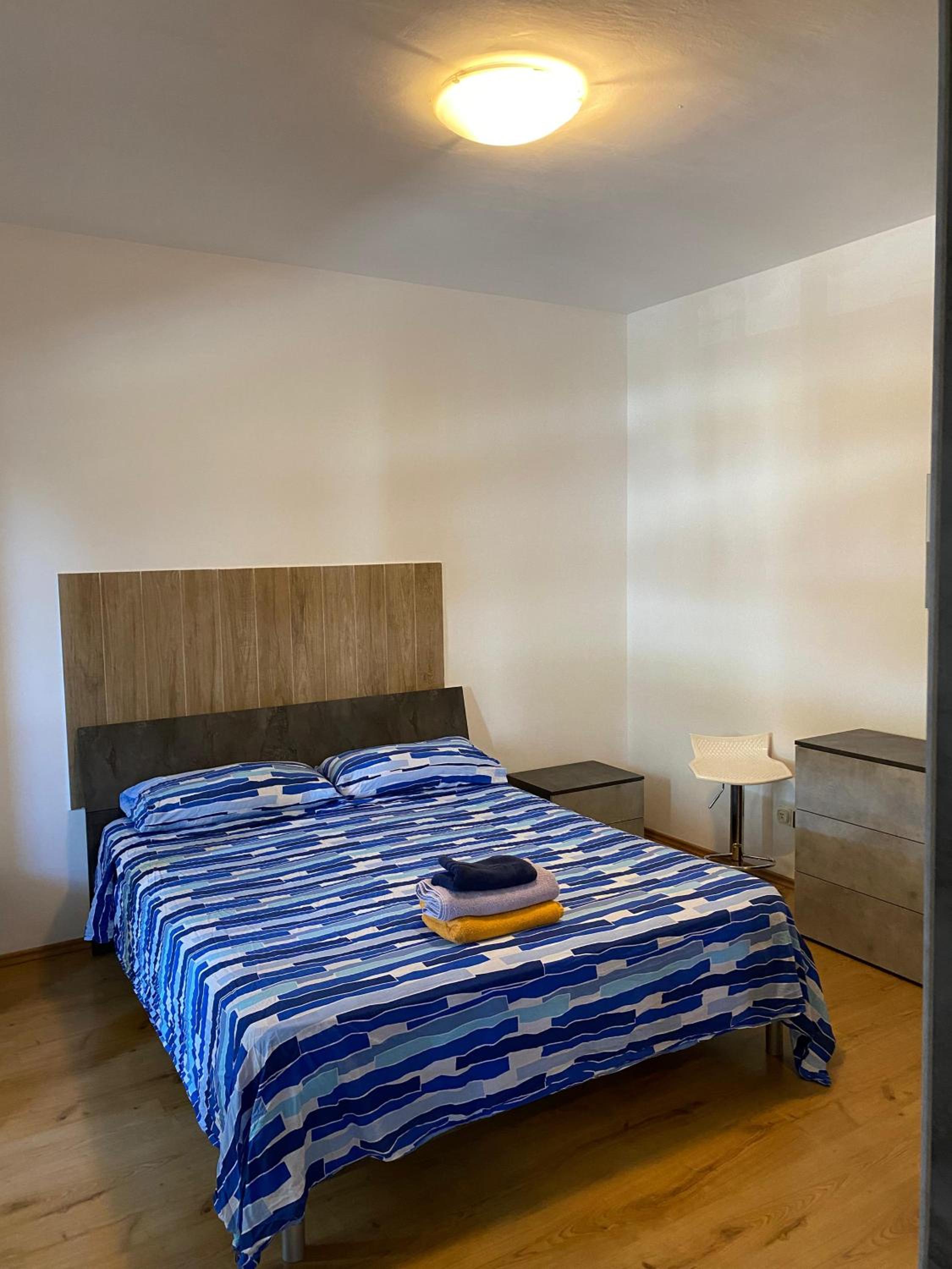 One-Bedroom Apartment photo 2
