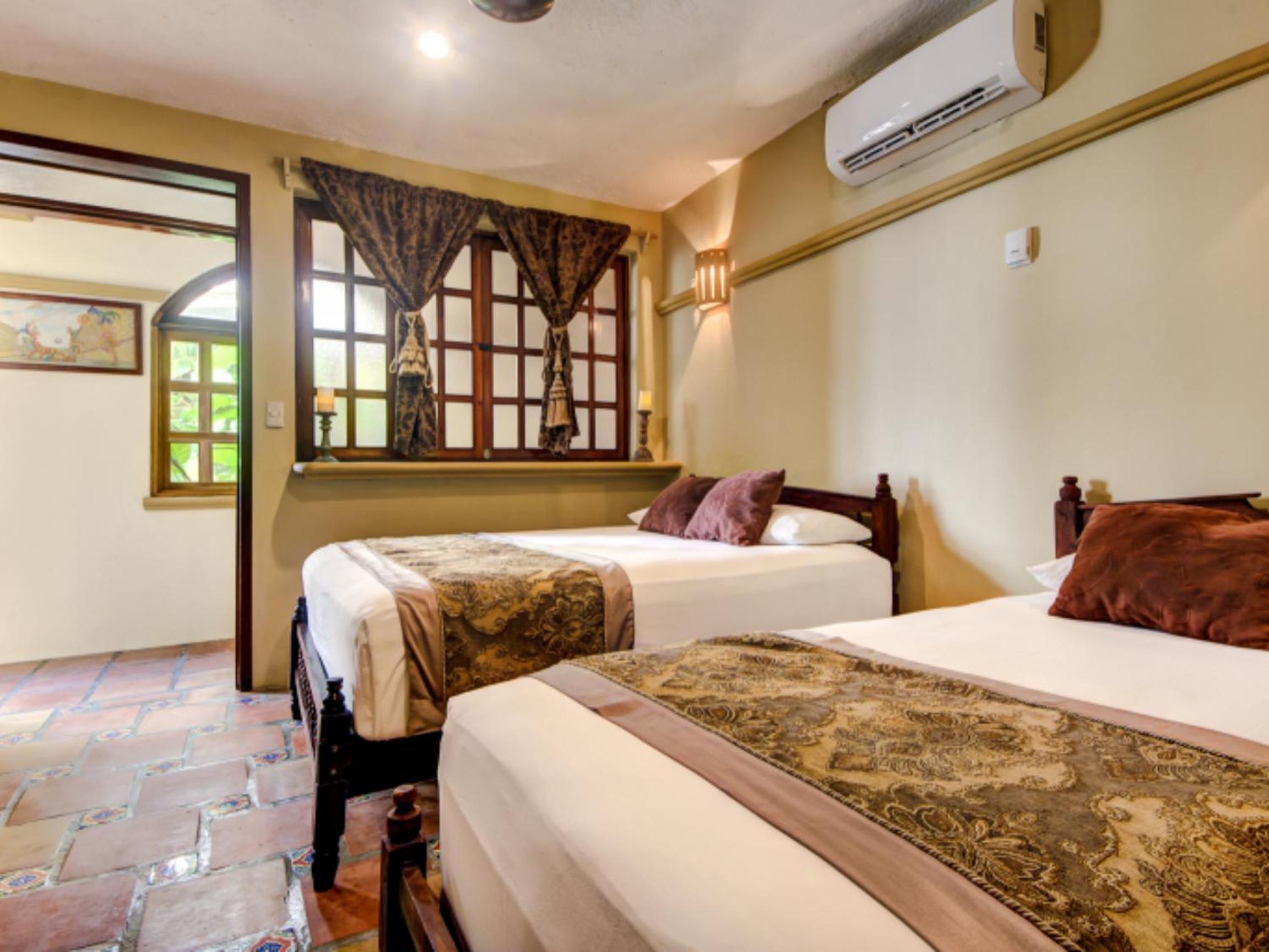 Quadruple Room - Photo 1