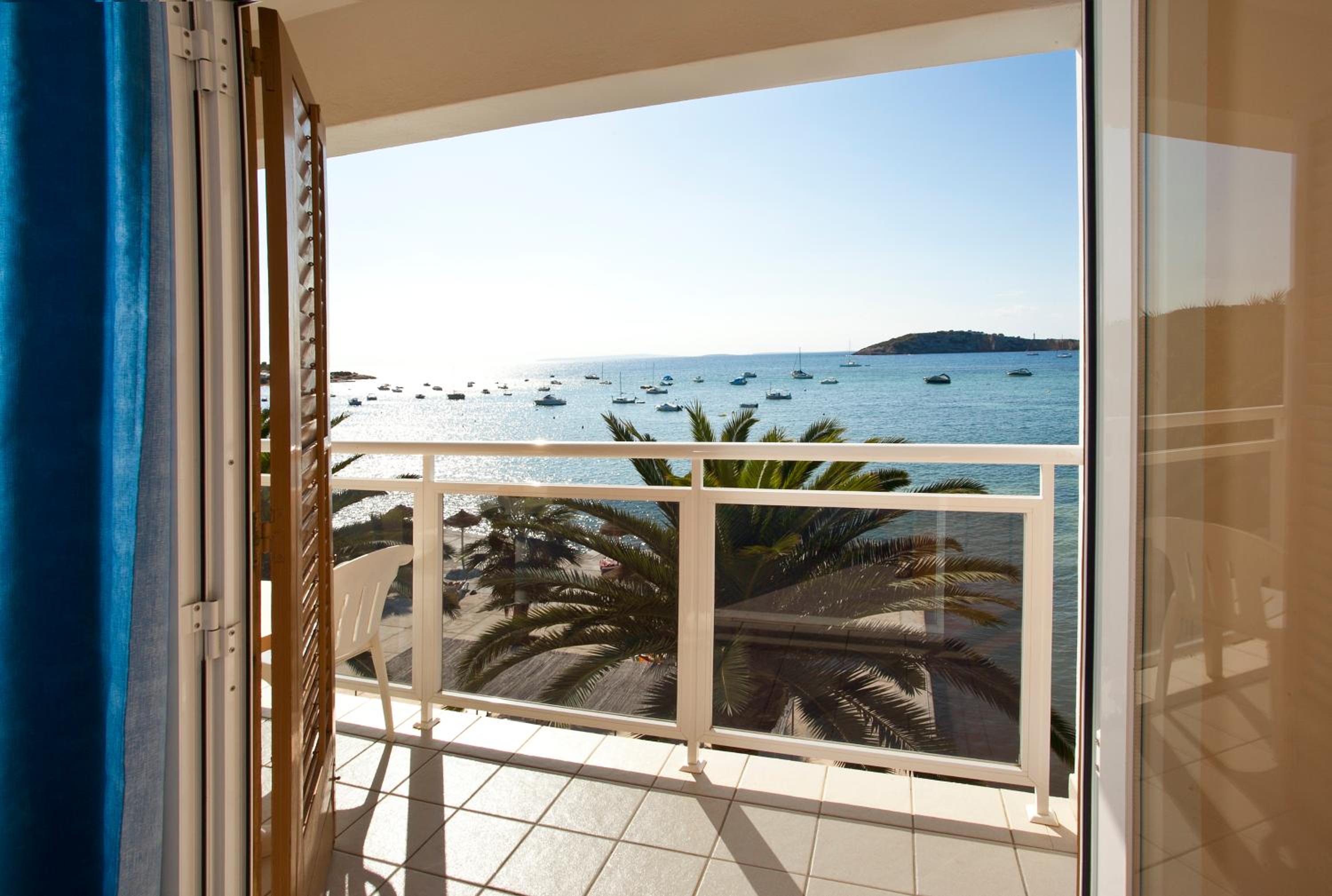 Double Room with Sea View photo 2