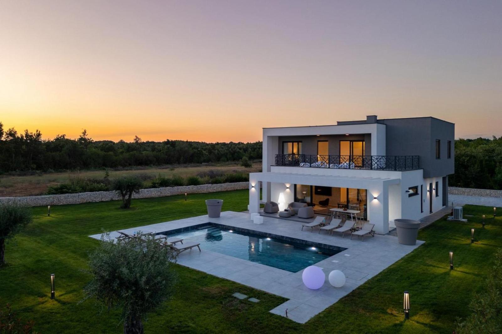 Villa photo 3