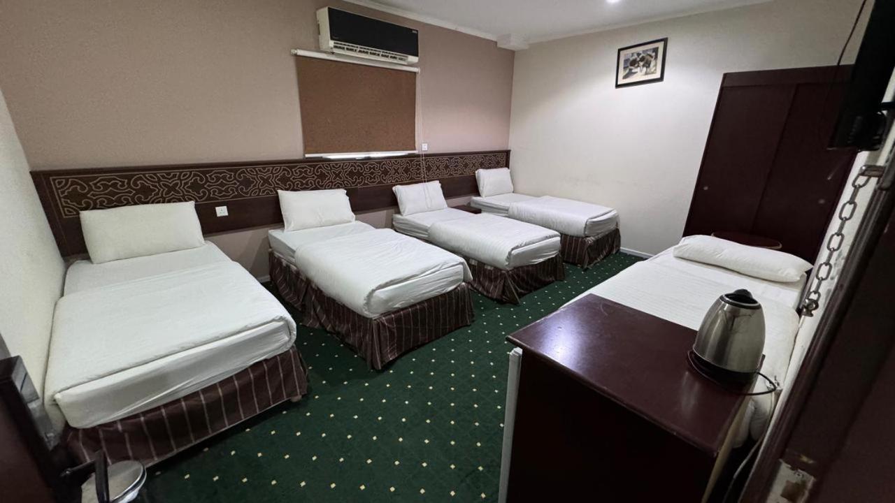 Economy Quadruple Room photo 3