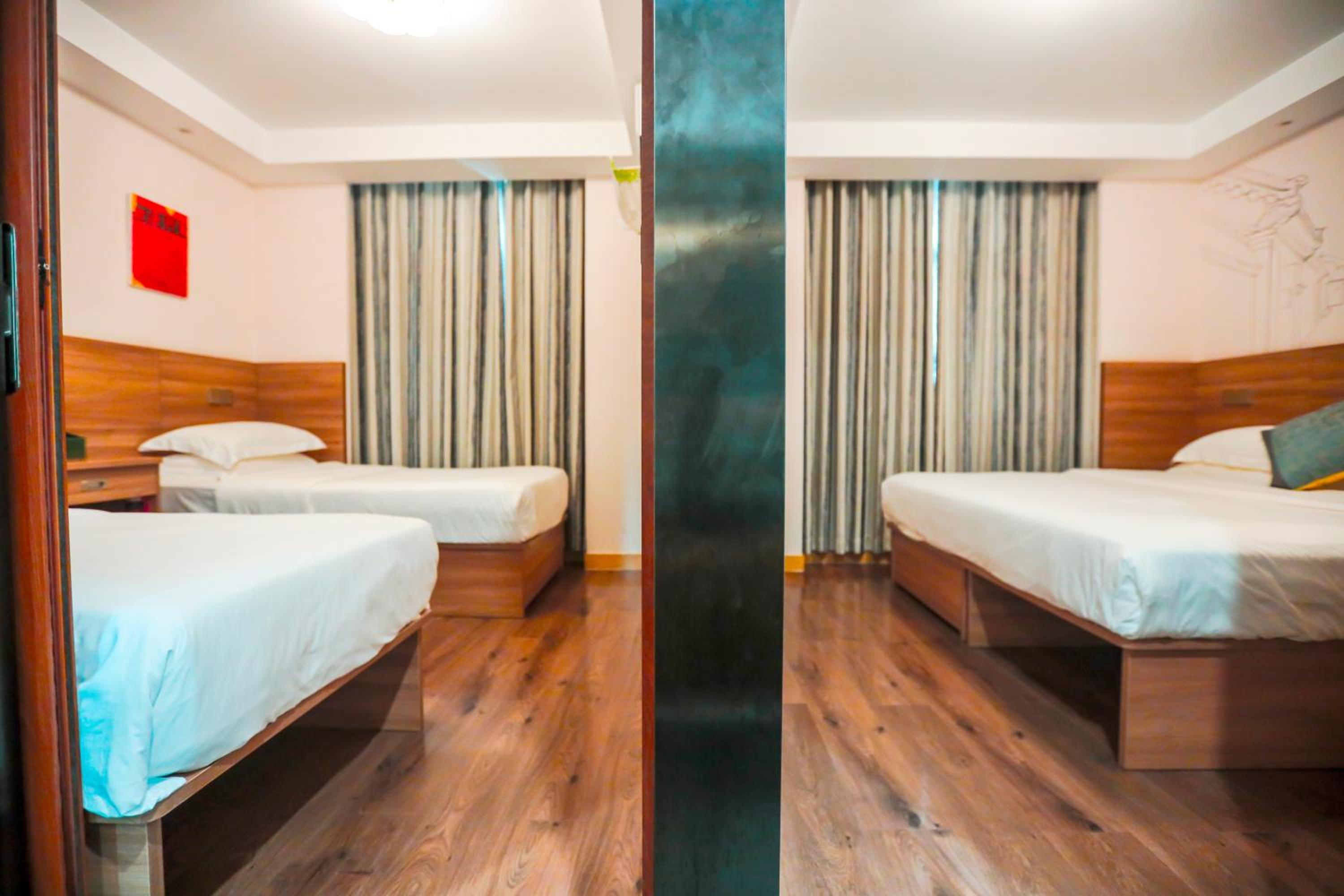 Family Suite (30% discount in Chinese Restaurant except drinks)