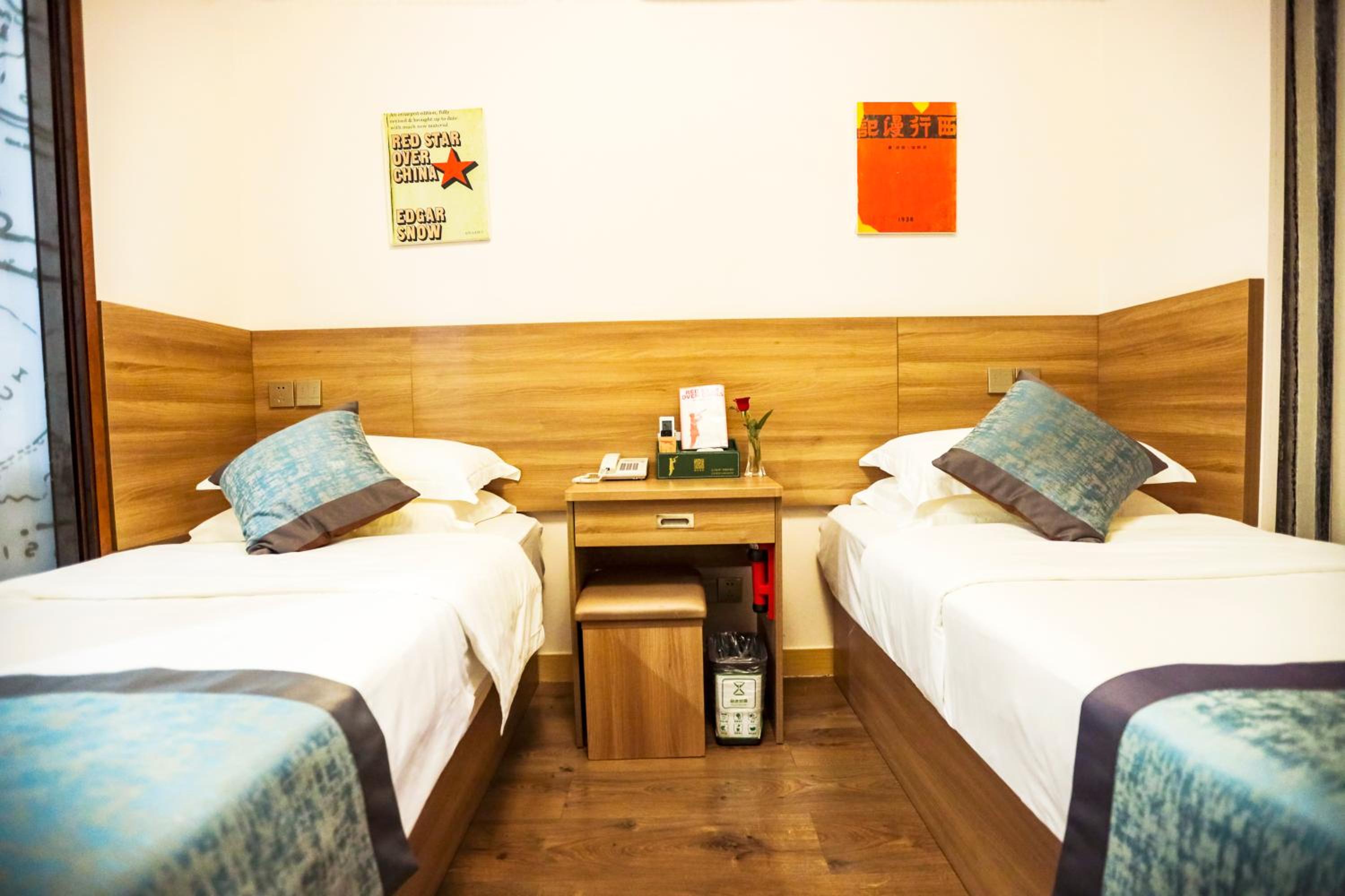 Business Twin Room (30% discount in Chinese Restaurant except drinks)