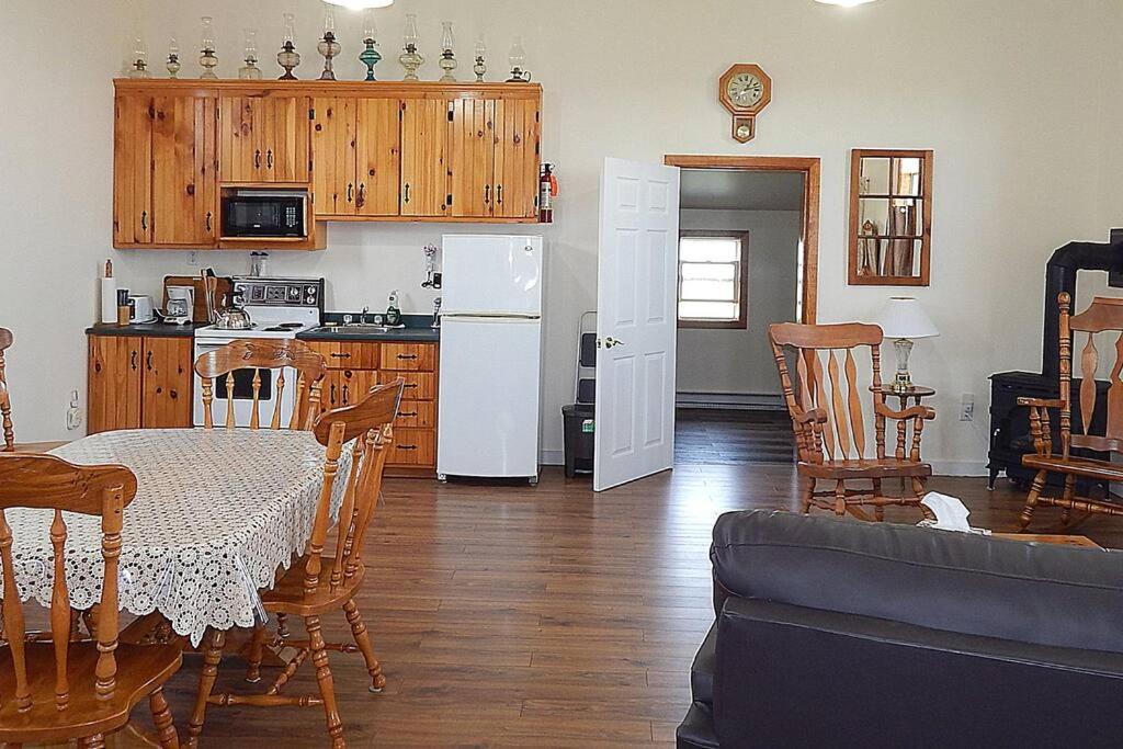 Two-Bedroom House photo 3