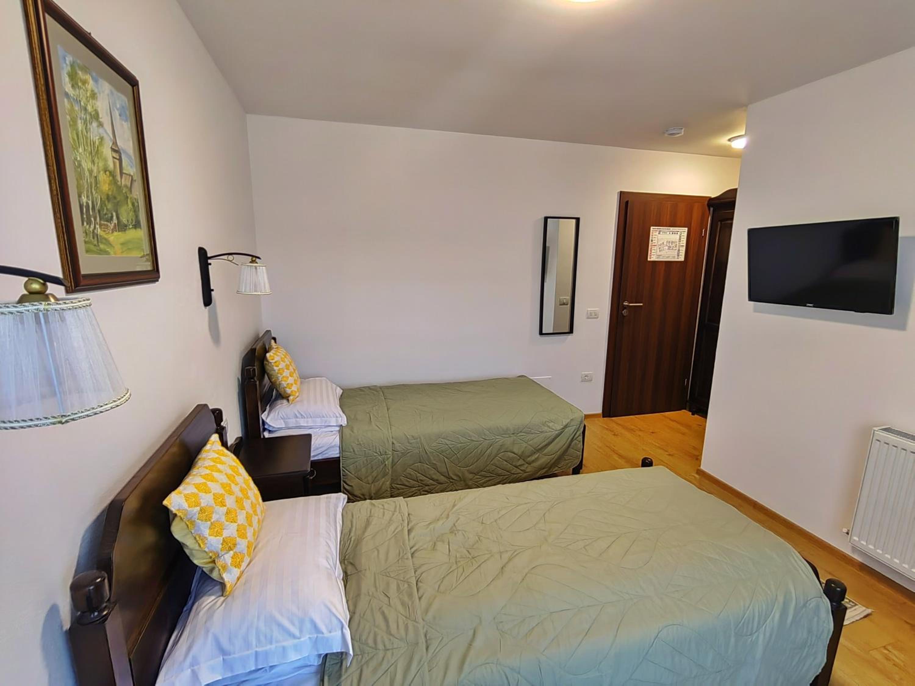 Deluxe Twin Room photo 3