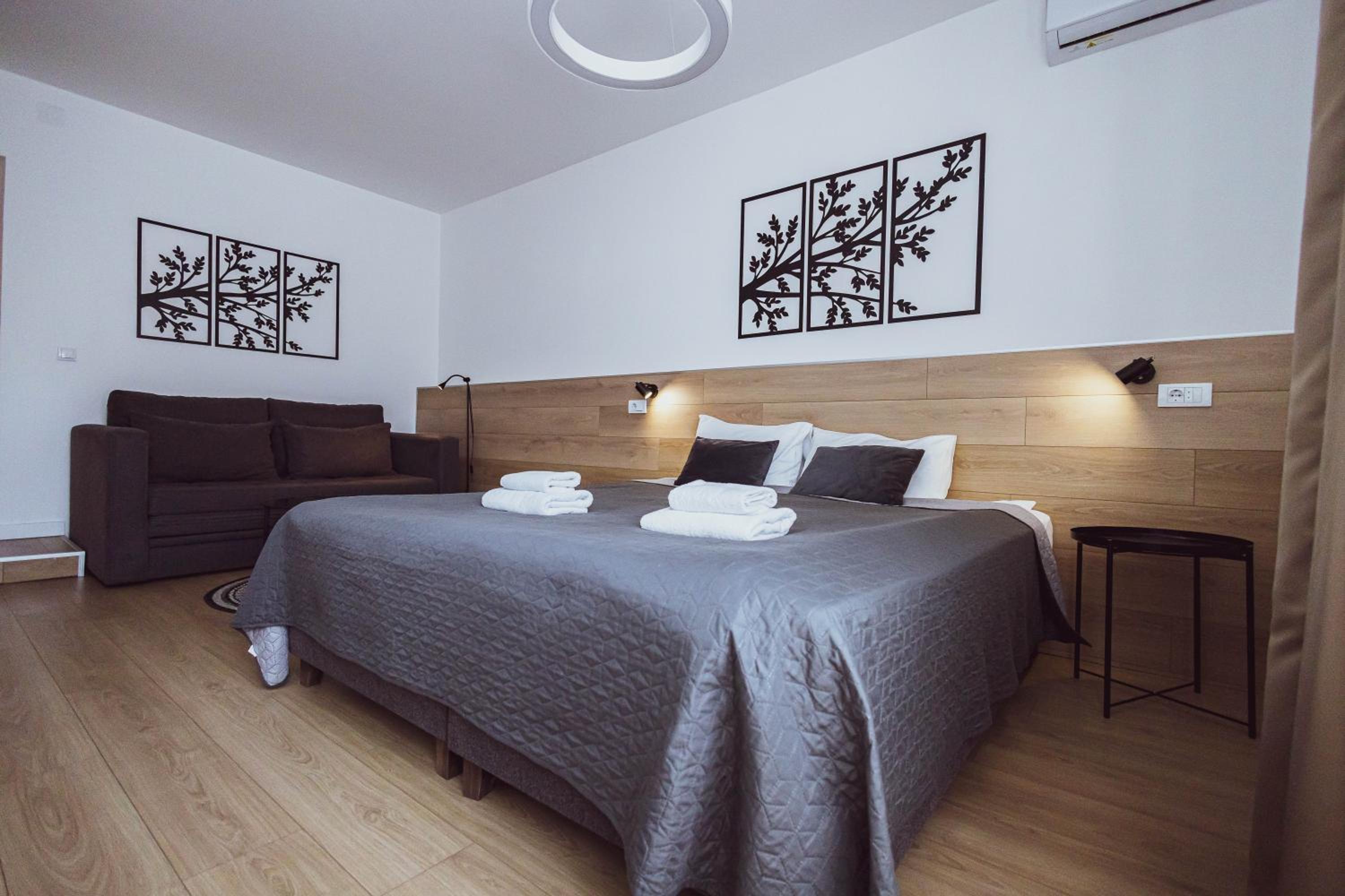 Deluxe Family Room
