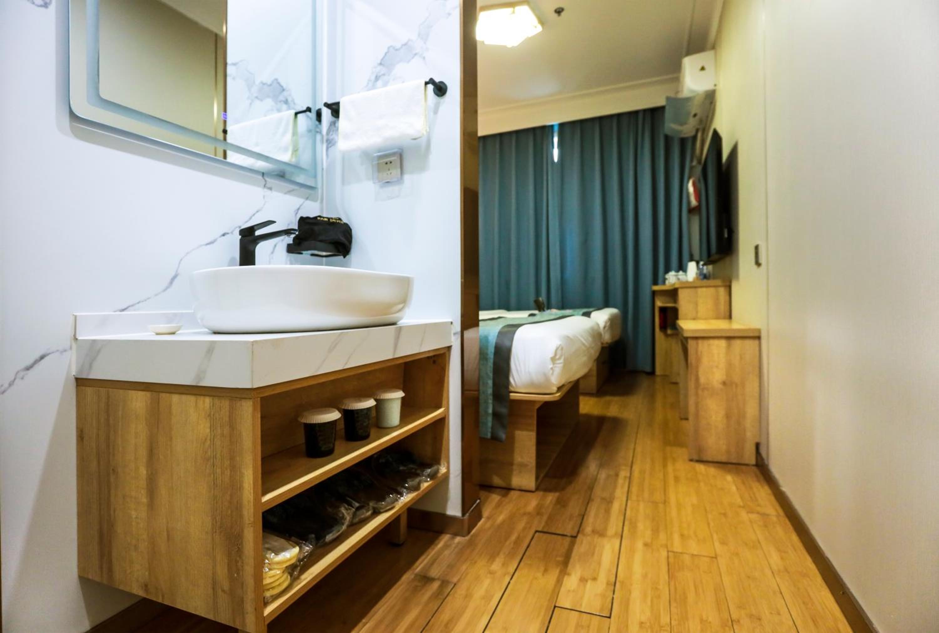 Business Twin Room (30% discount in Chinese Restaurant except drinks) photo 3
