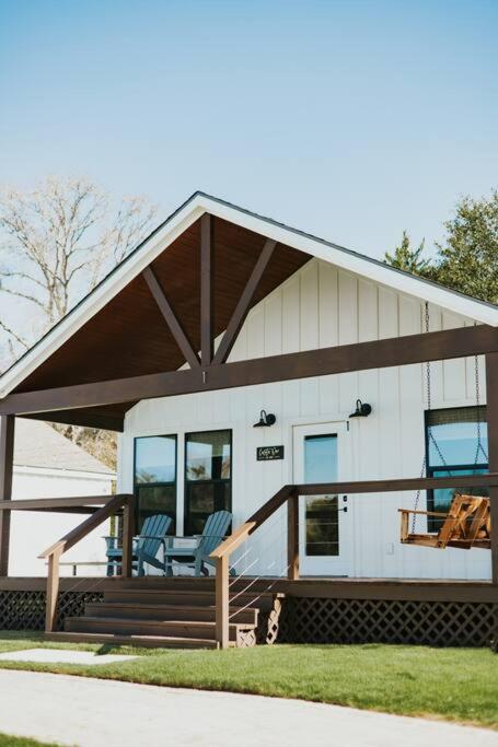 Two-Bedroom House photo 2