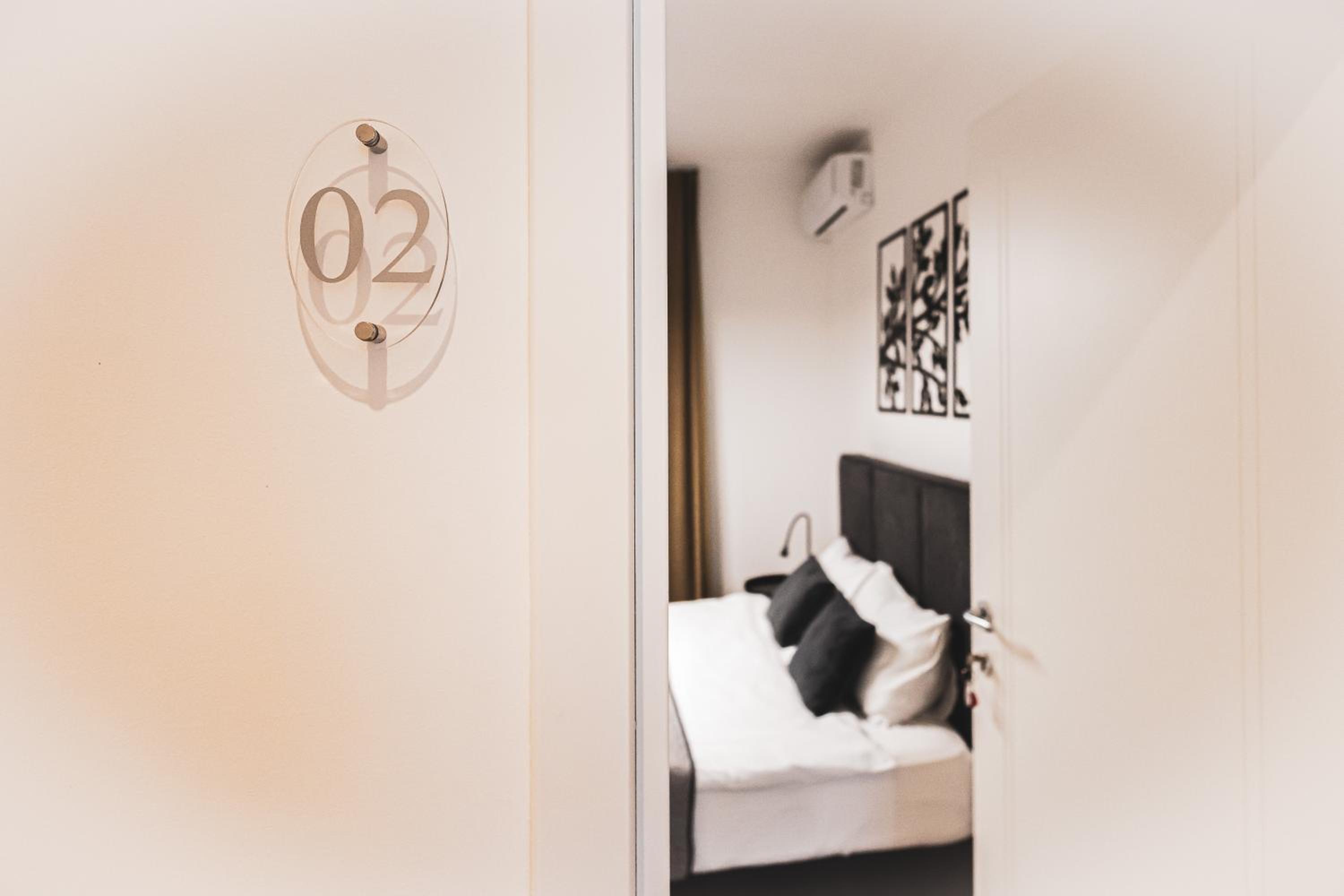 Deluxe Queen Room