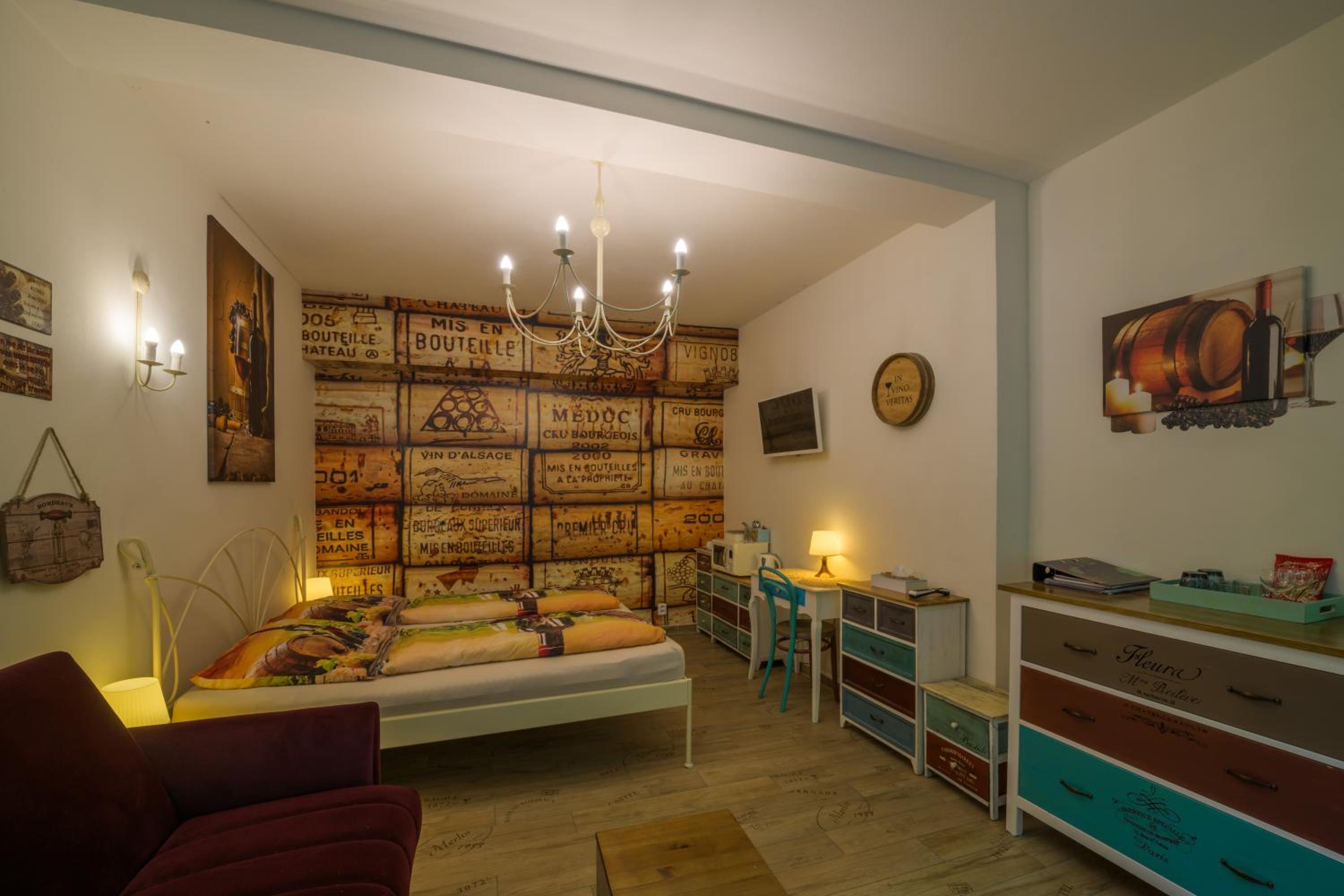 Deluxe Double Room with Shower - Photo 1