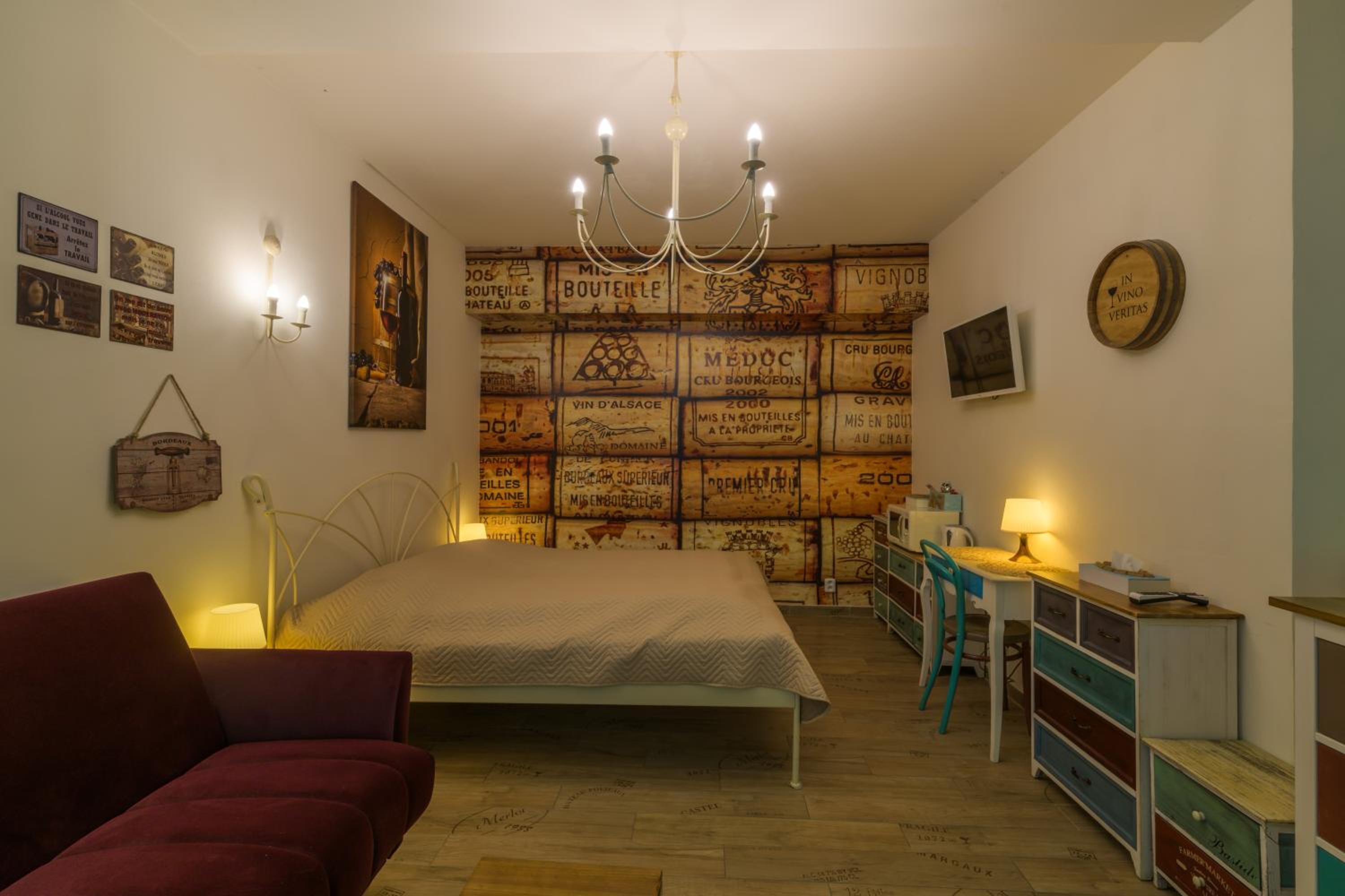 Deluxe Double Room with Shower - Photo 3