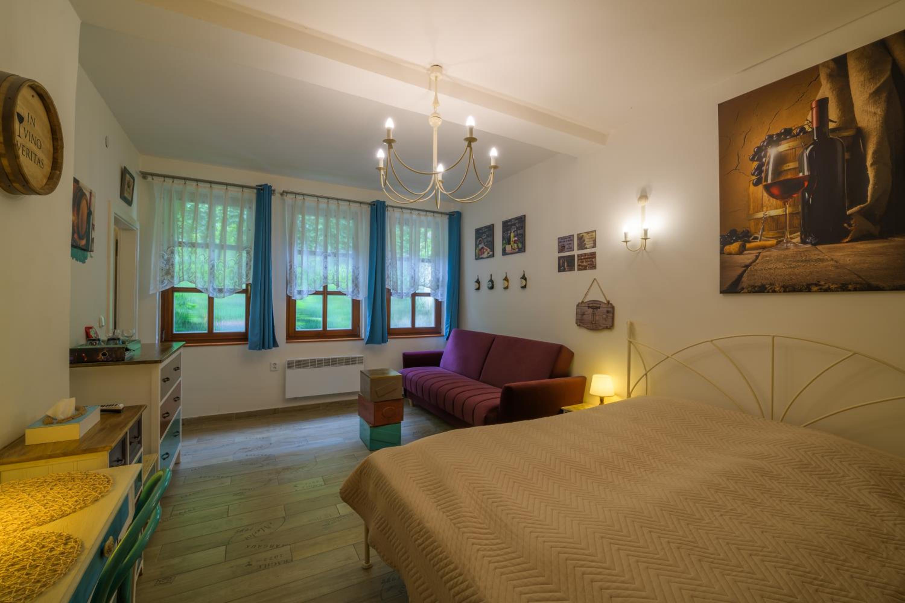 Deluxe Double Room with Shower - Photo 7