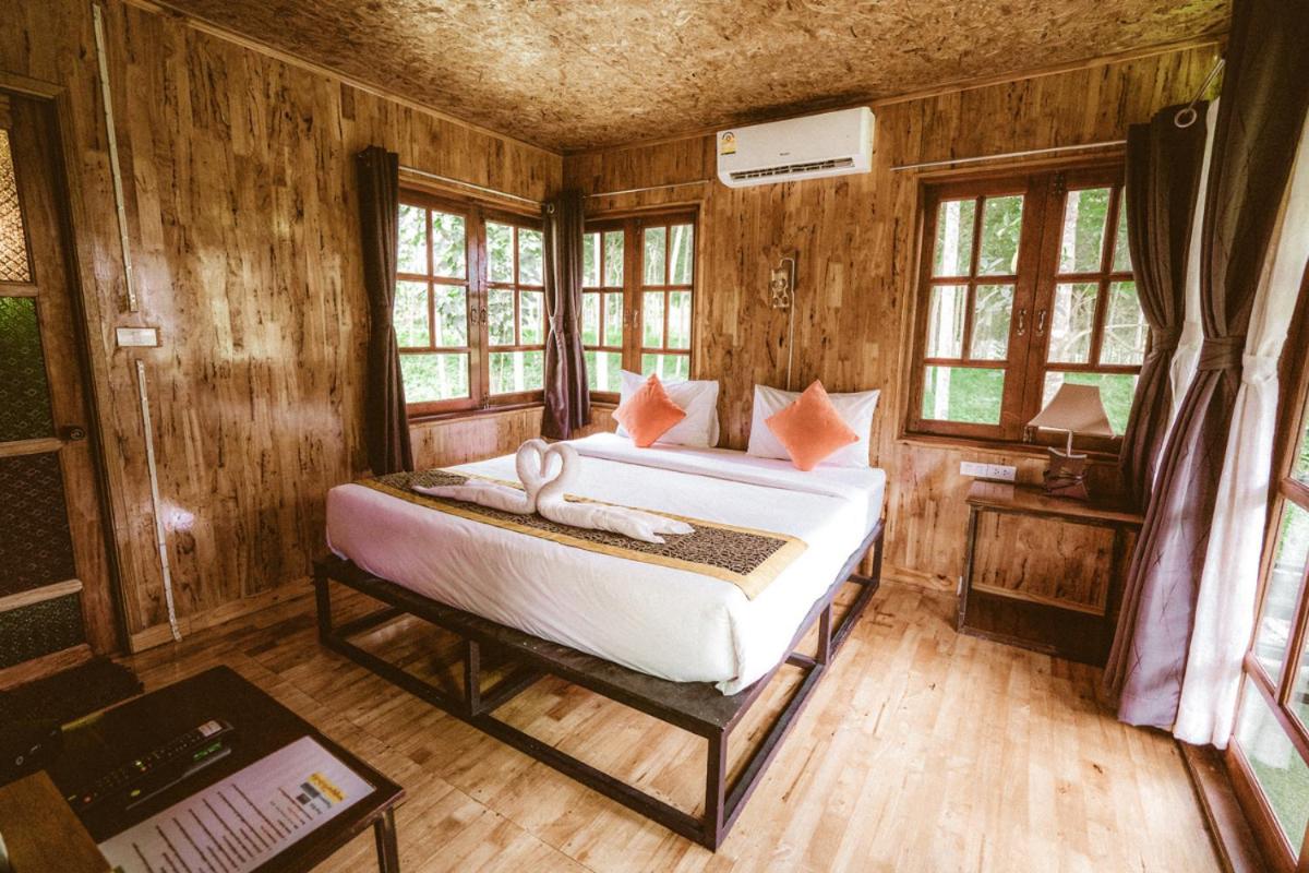 Superior Queen Room with Two Queen Beds - Photo 1