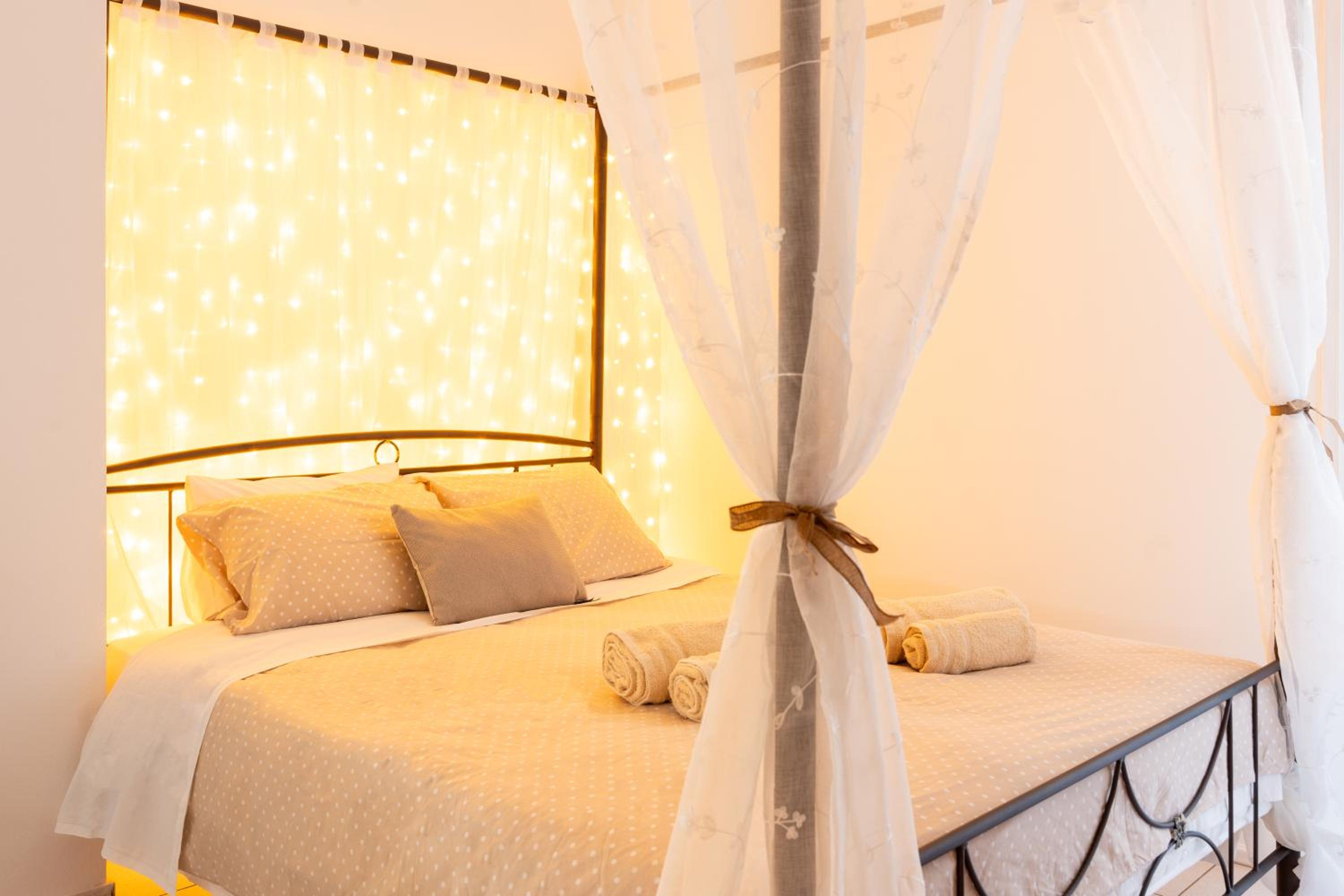One-Bedroom Apartment - Sea Side