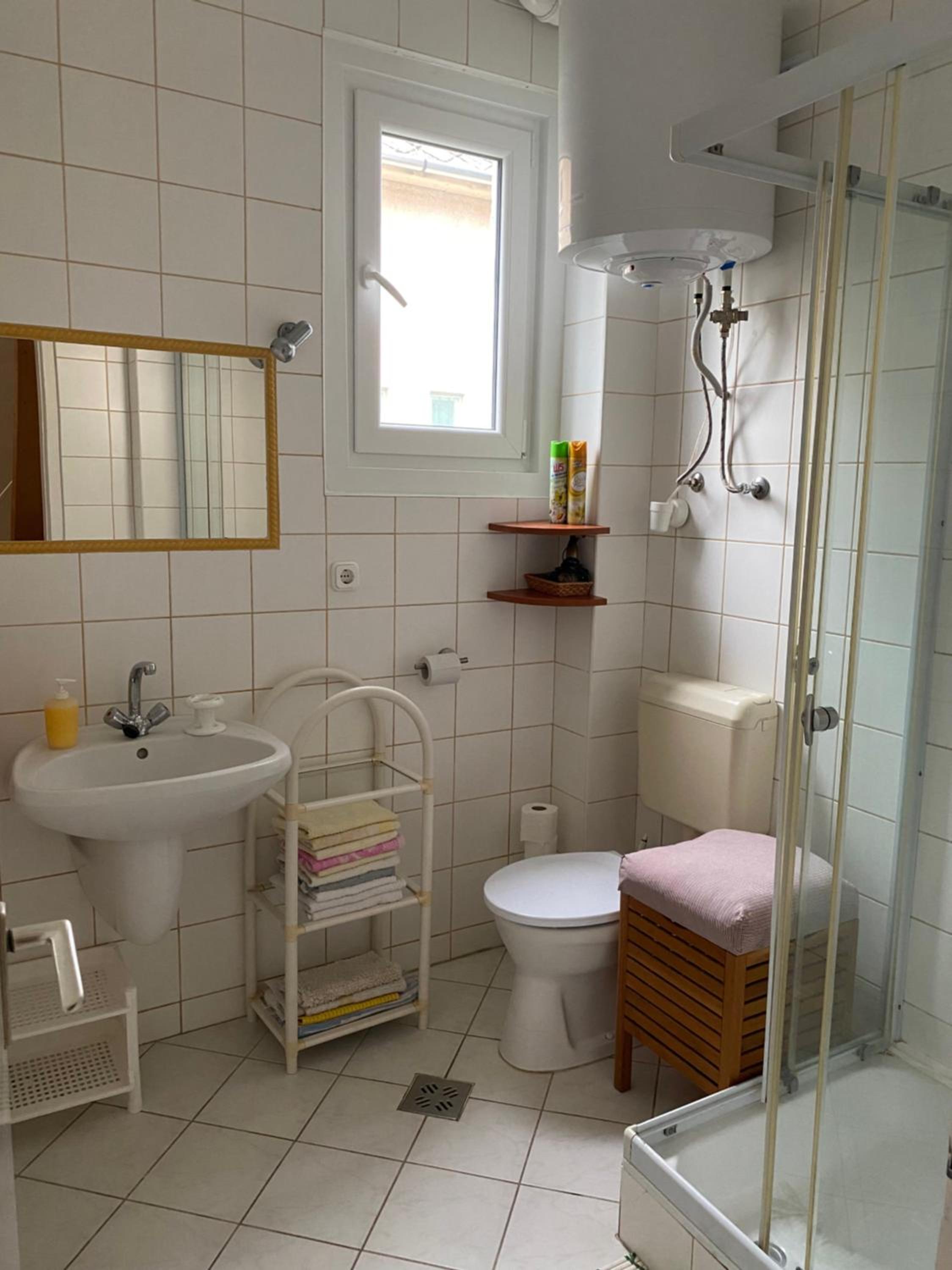 Three-Bedroom House photo 3