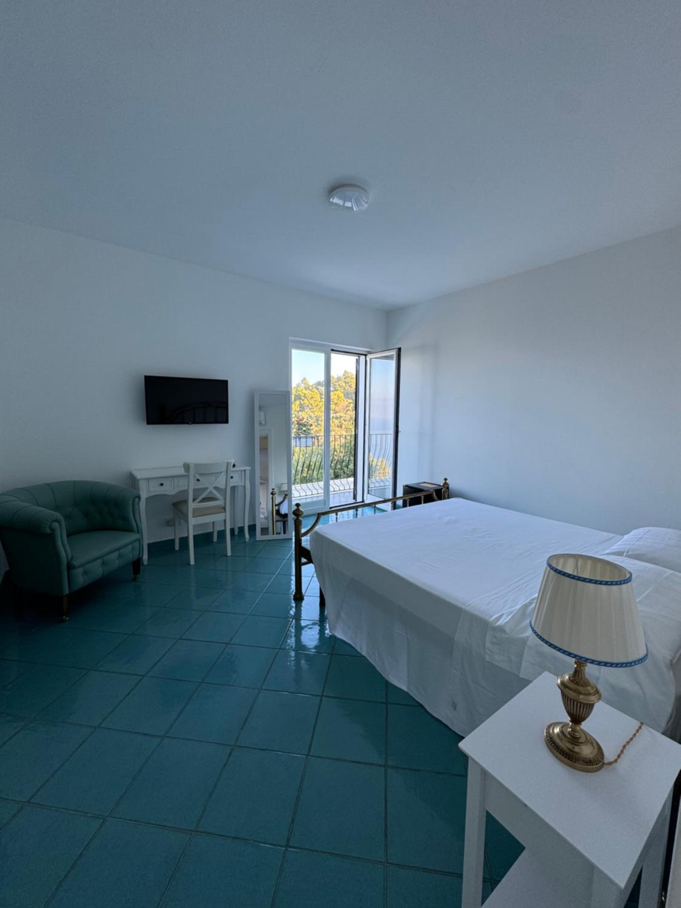 Deluxe Double Room With Balcony And Sea View