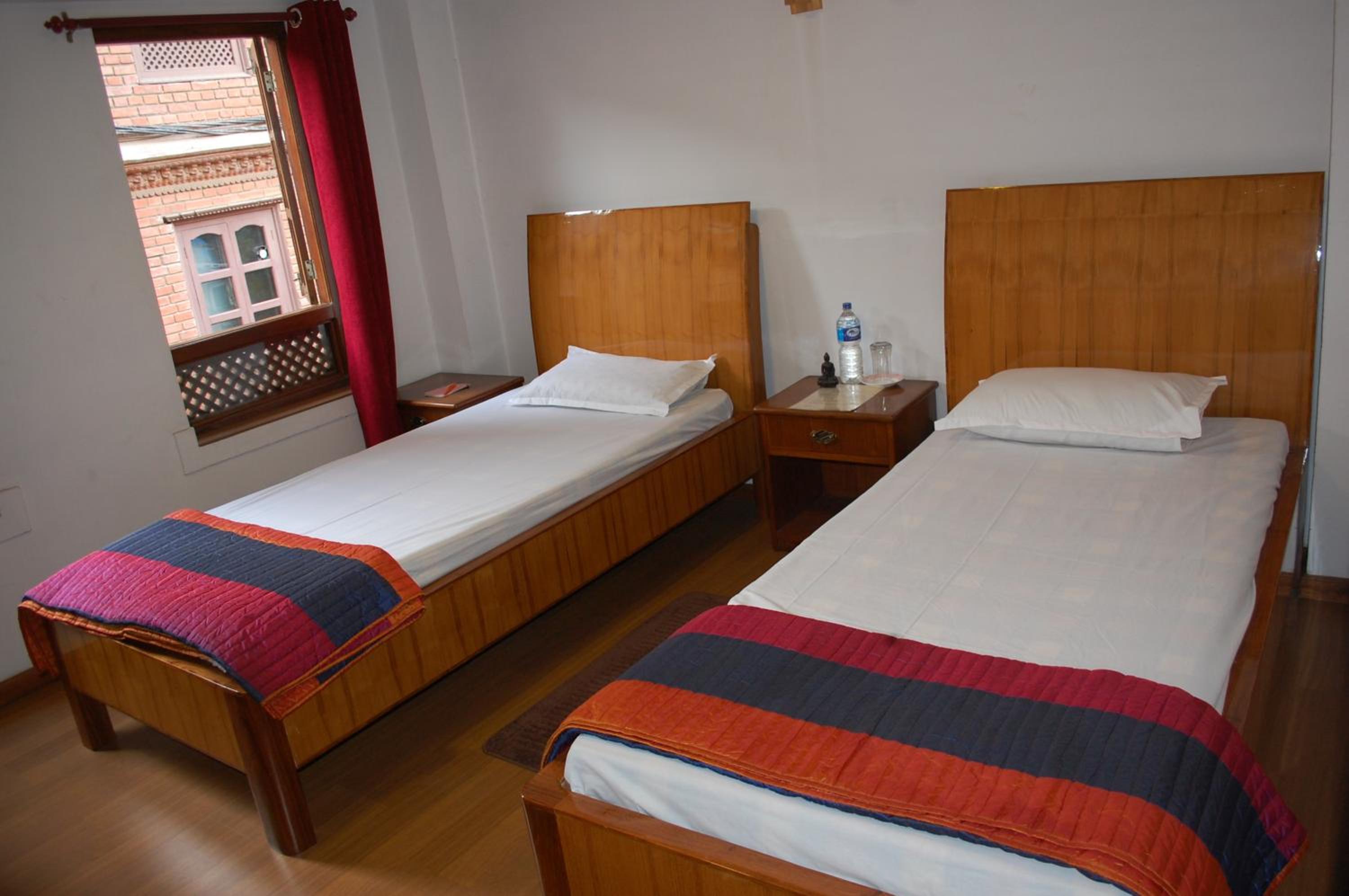 Double or Twin Room with Shared Bathroom photo 1