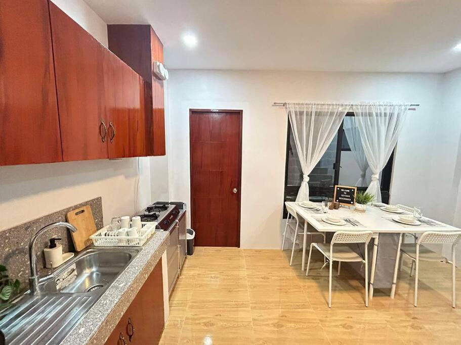 One-Bedroom Apartment photo 3