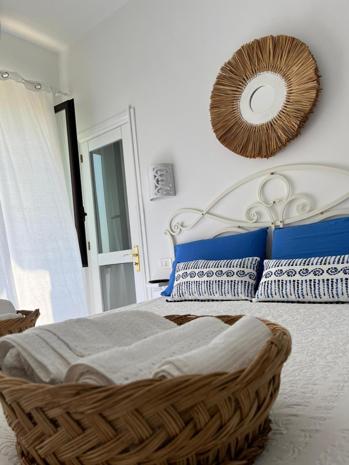 Deluxe Suite with Sea View photo 3