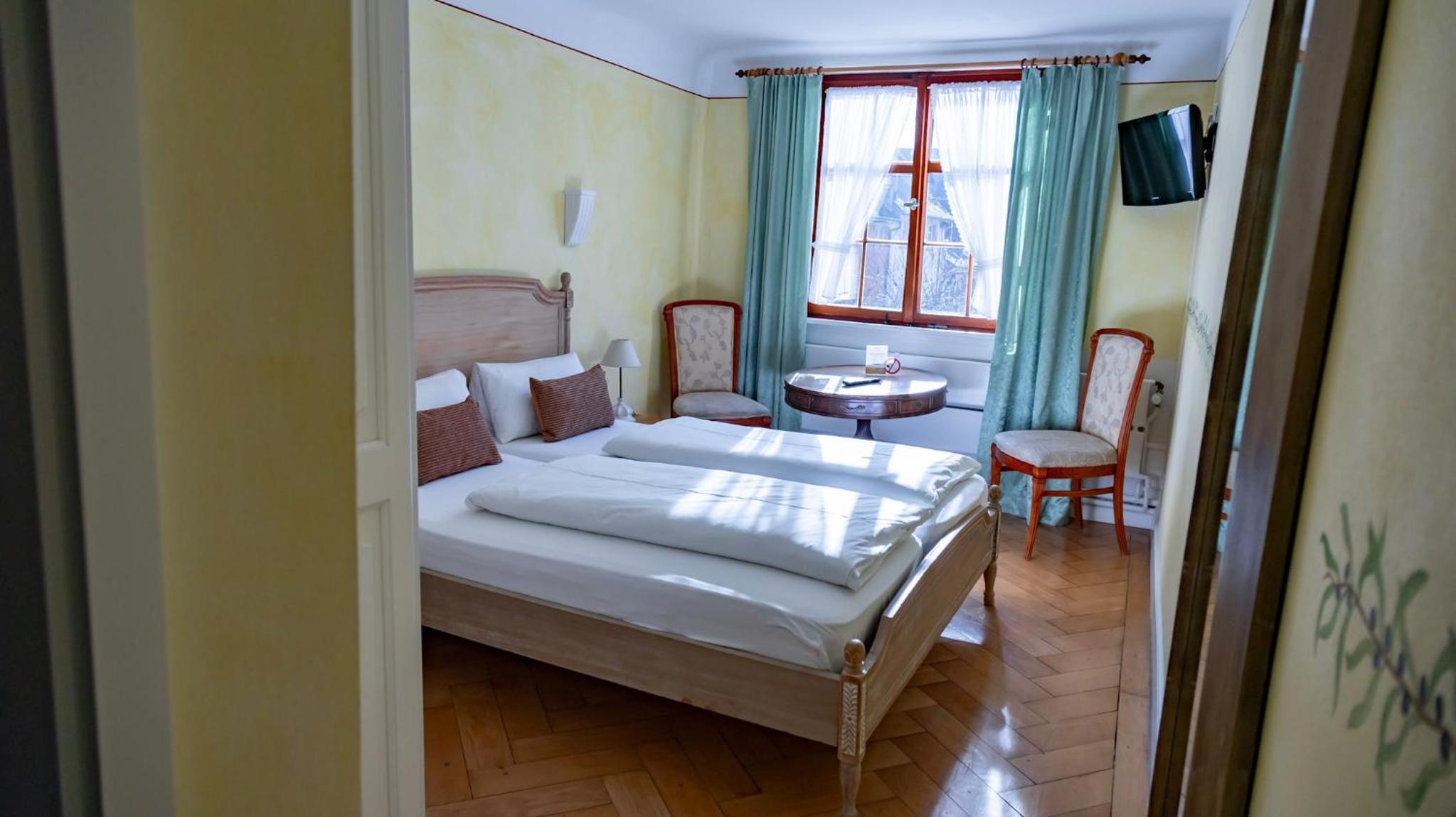 Economy Double Room - Photo 6