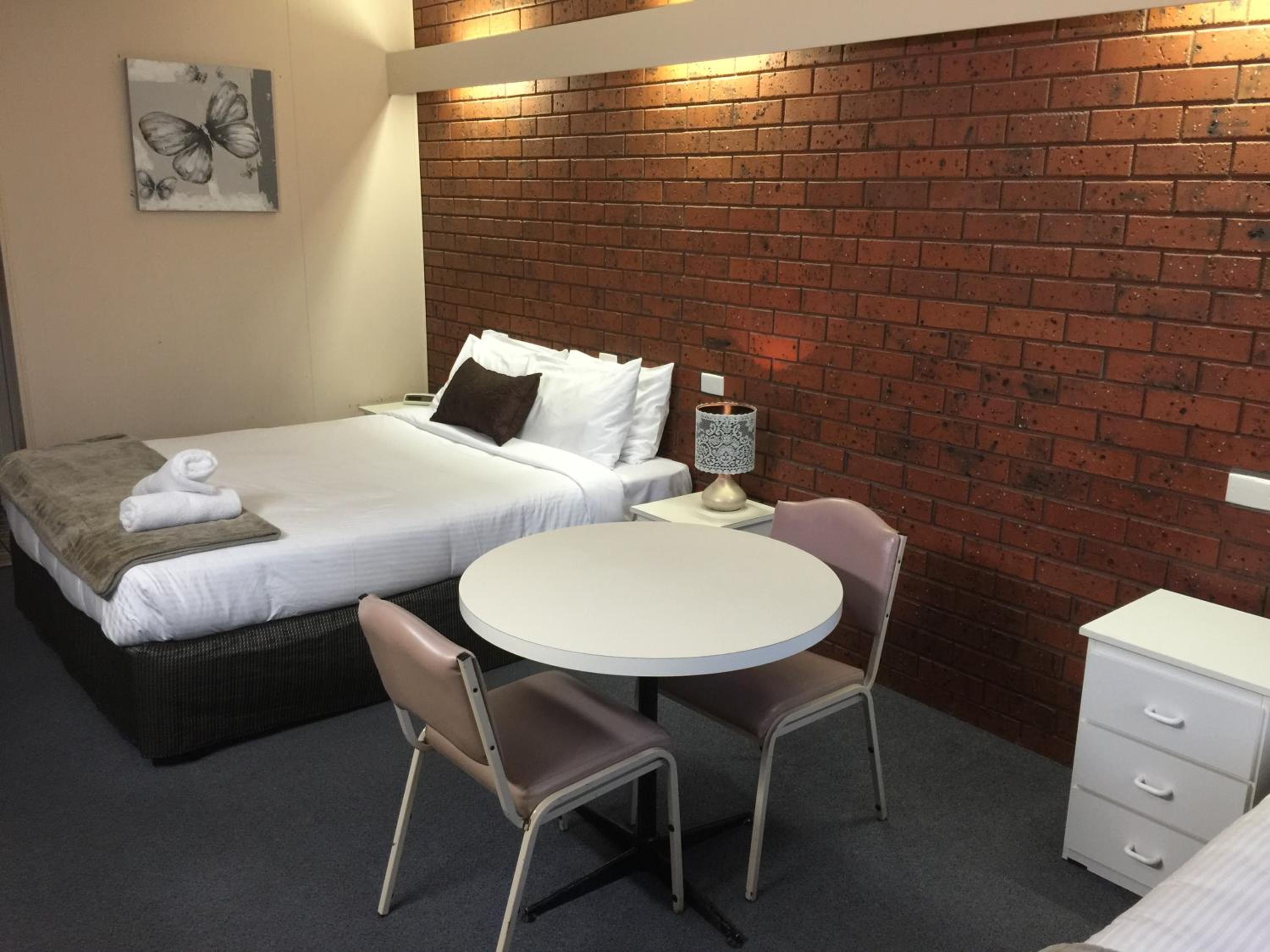 Twin Room (3 Adults) photo 3