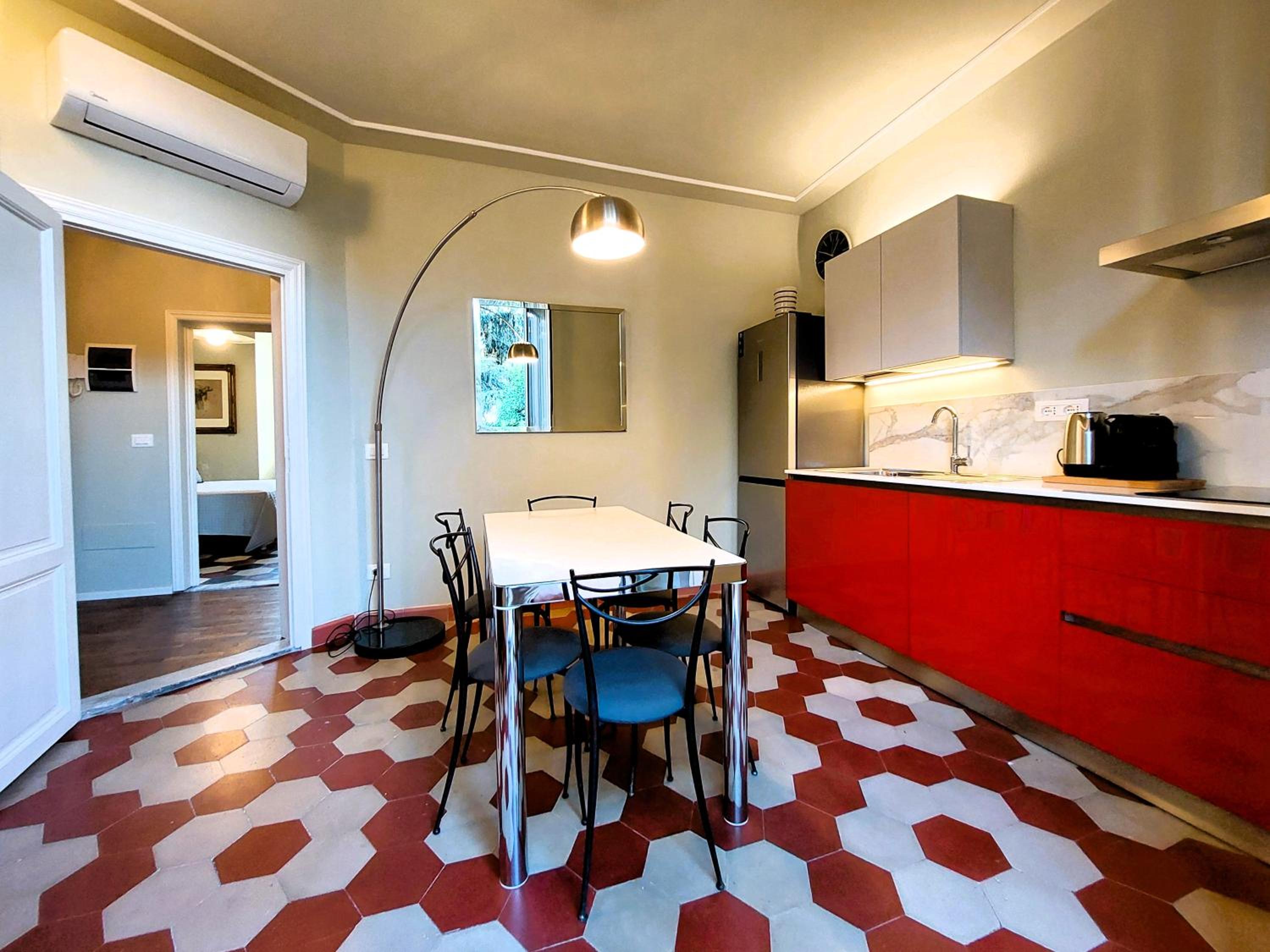 Two-Bedroom Apartment with Balcony and Terrace photo 2