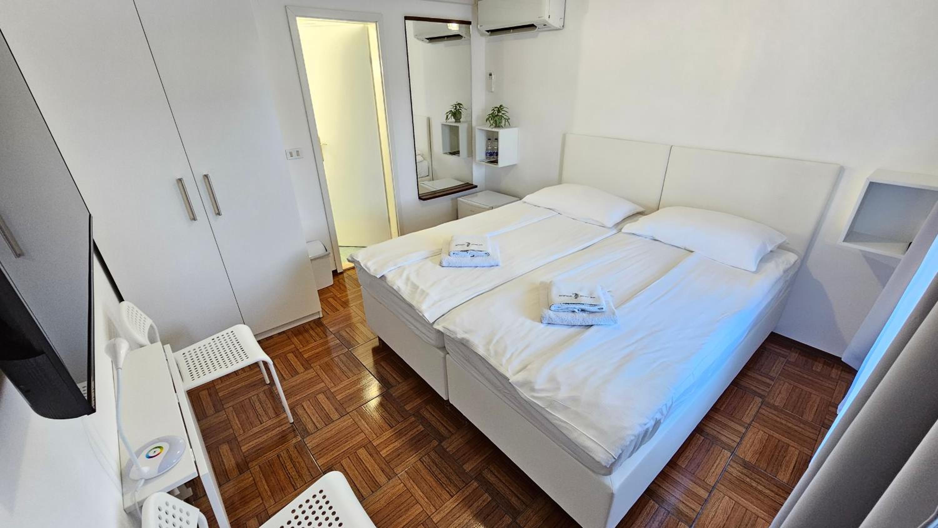 Standard Double or Twin Room photo 2