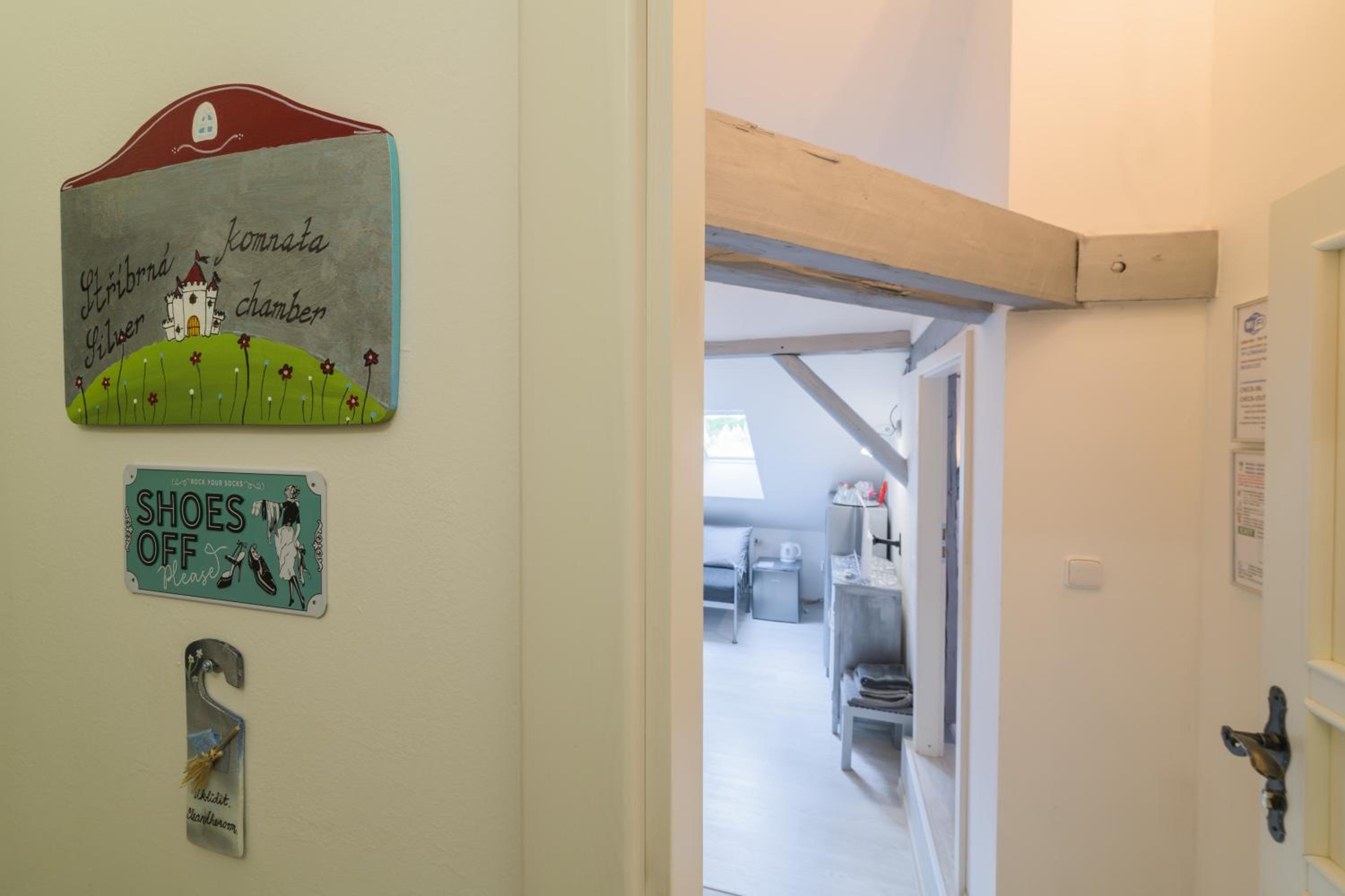 Small Double or Twin Room (Annex) - Photo 7