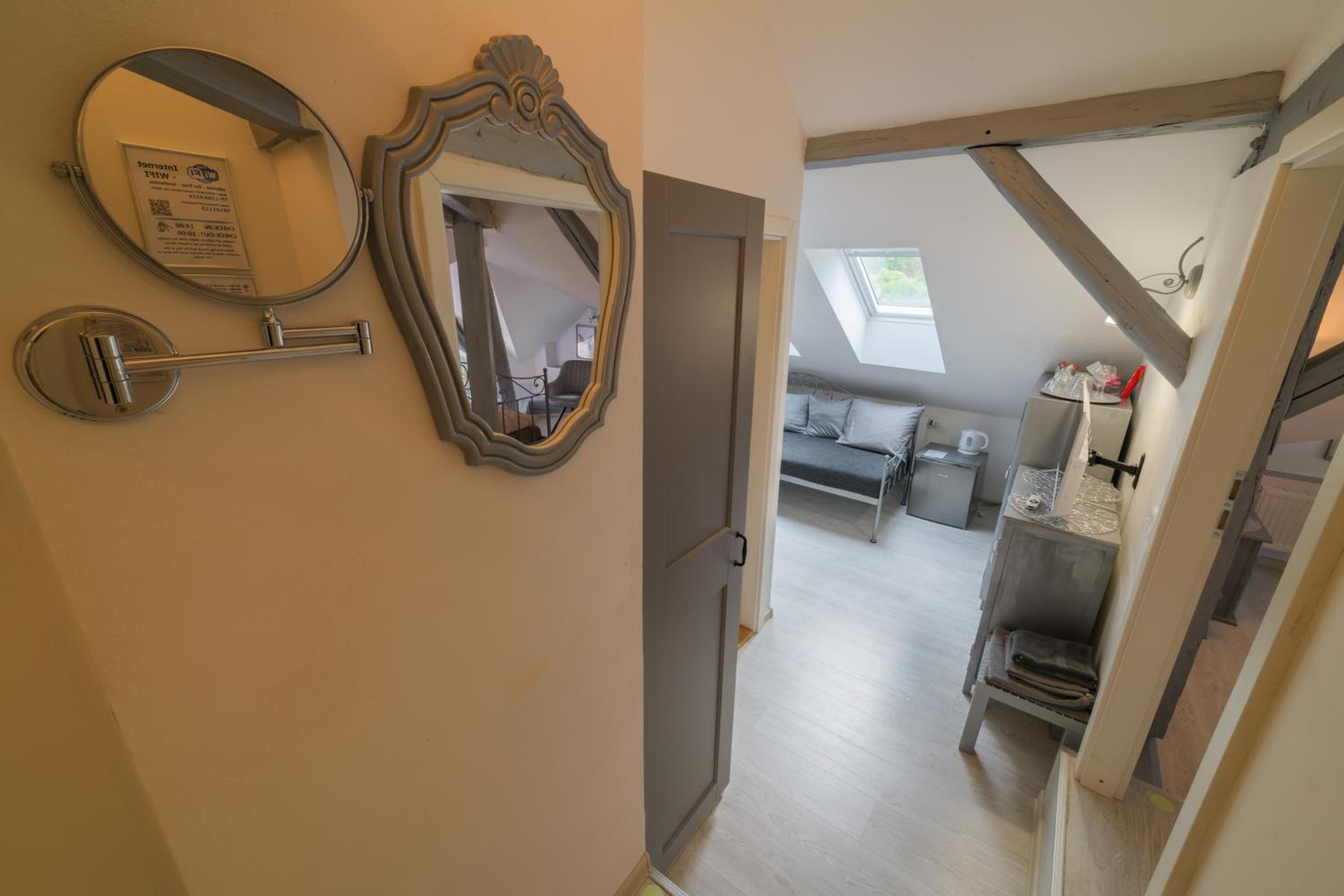 Small Double or Twin Room (Annex) - Photo 2