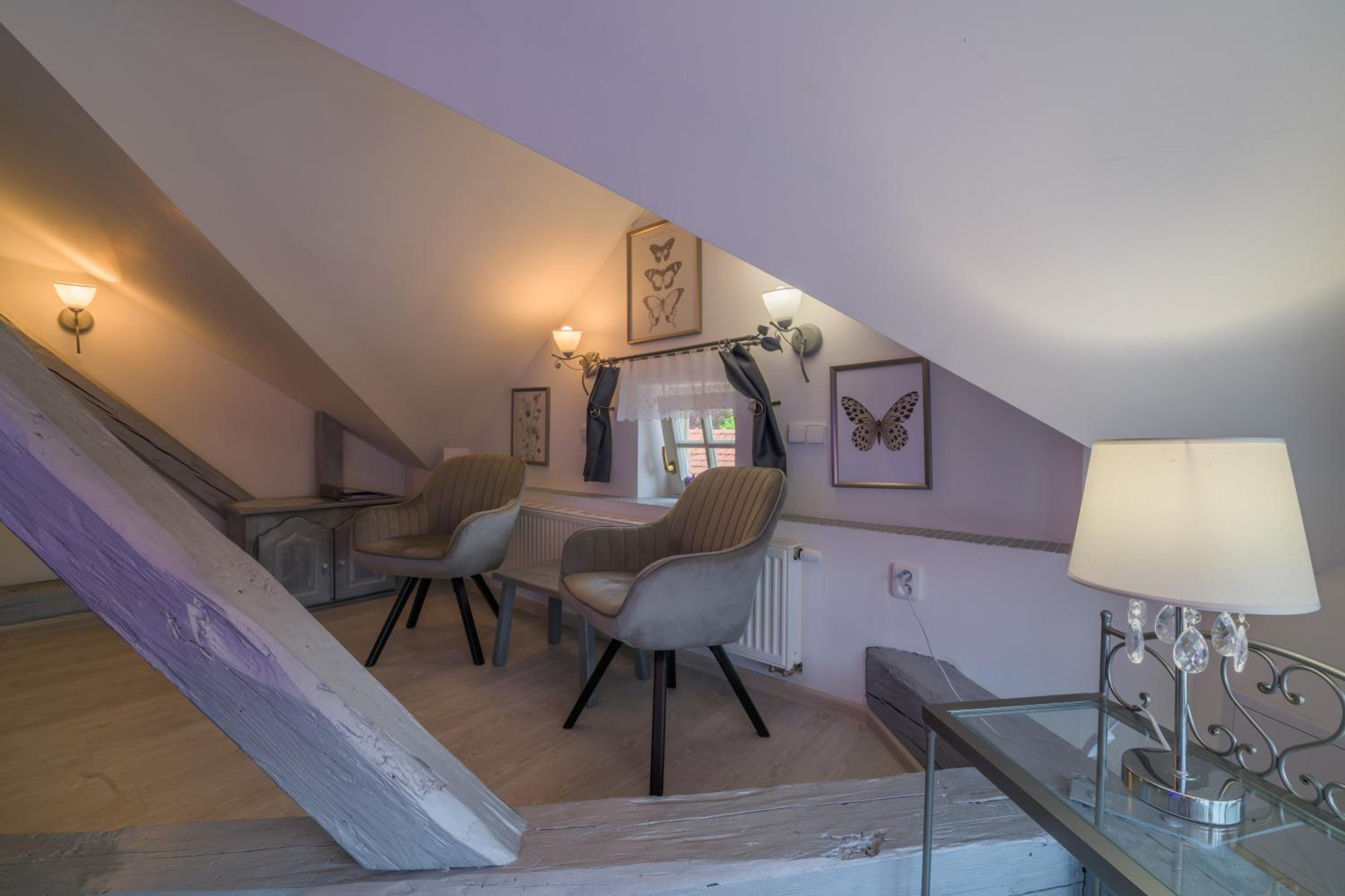Small Double or Twin Room (Annex) - Photo 17