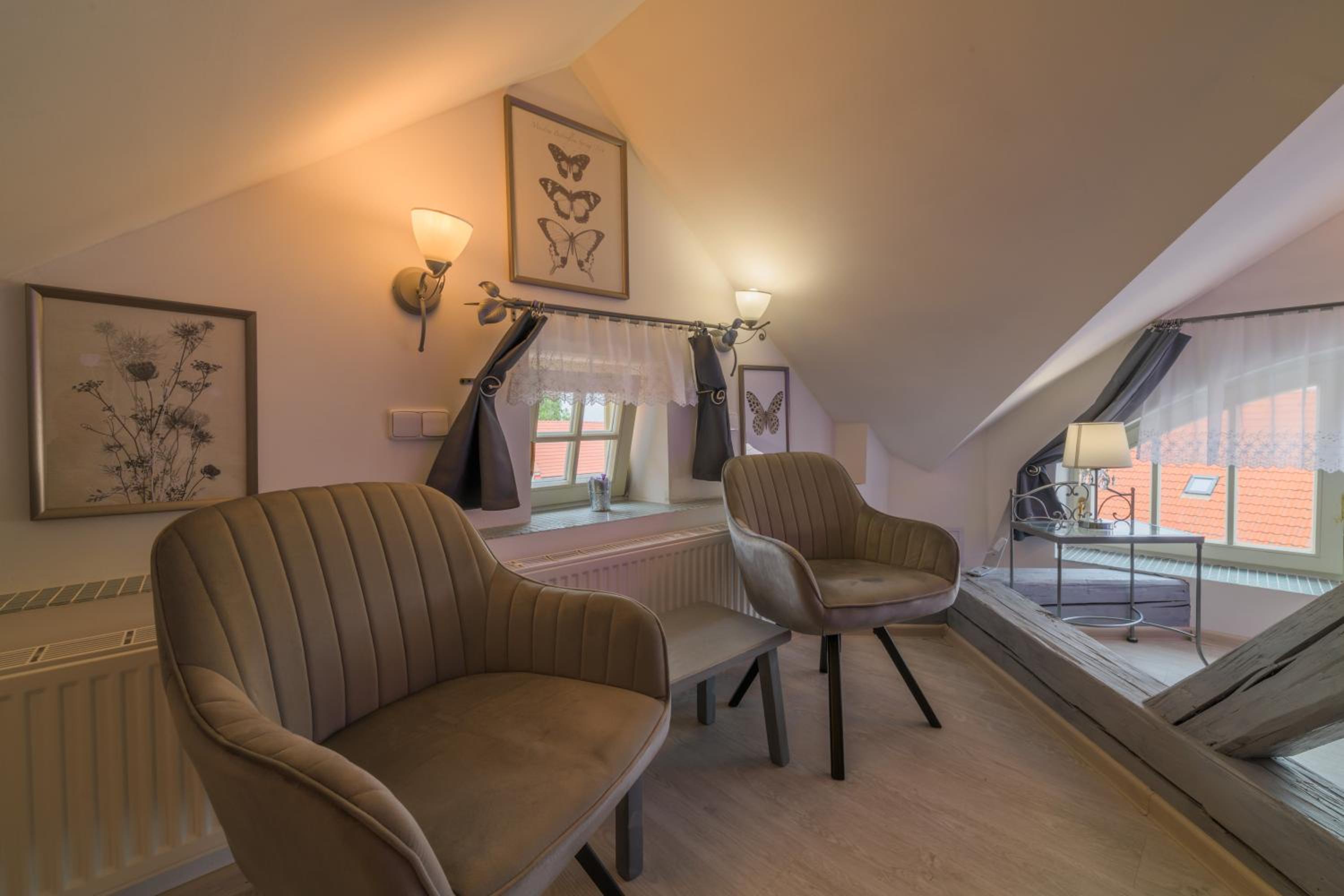 Small Double or Twin Room (Annex) - Photo 3