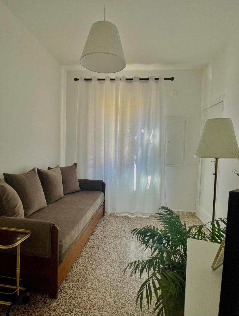 One-Bedroom House photo 2