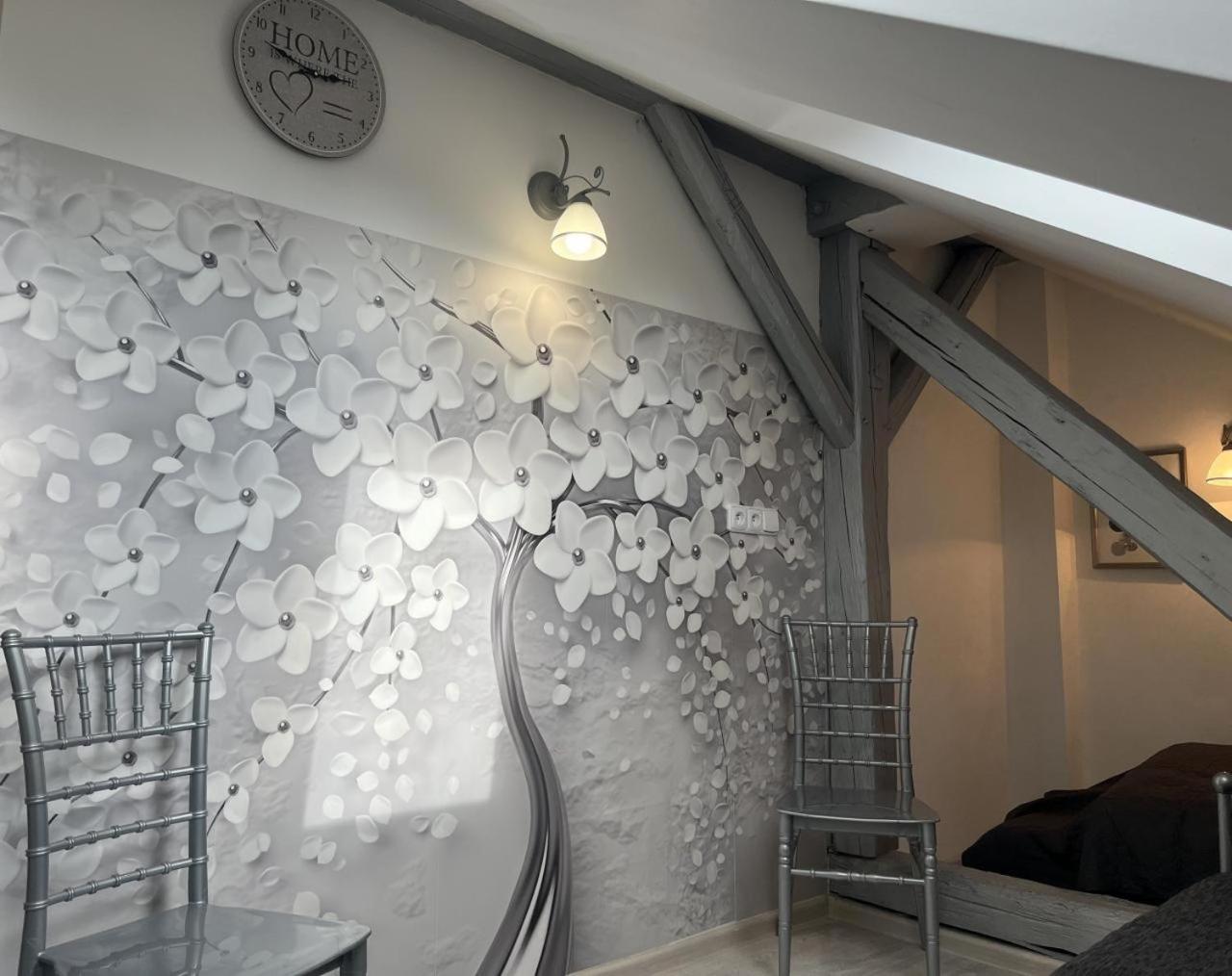 Small Double or Twin Room (Annex) - Photo 11