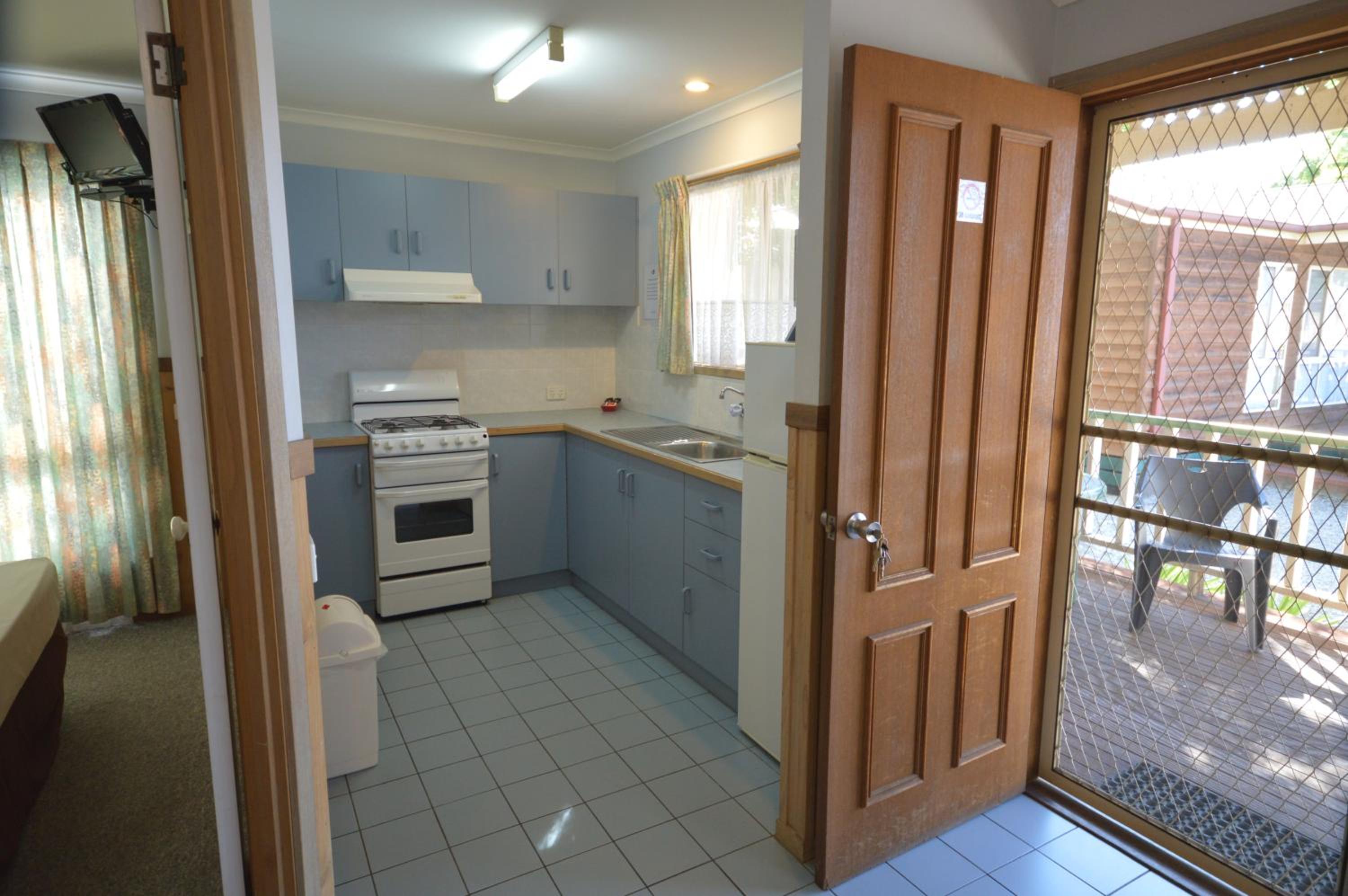 Holiday Cabin (5 Guests) photo 3