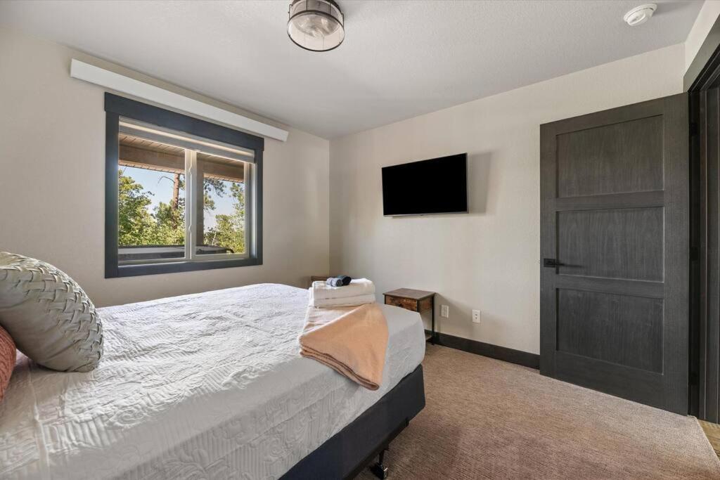 Four-Bedroom House photo 2