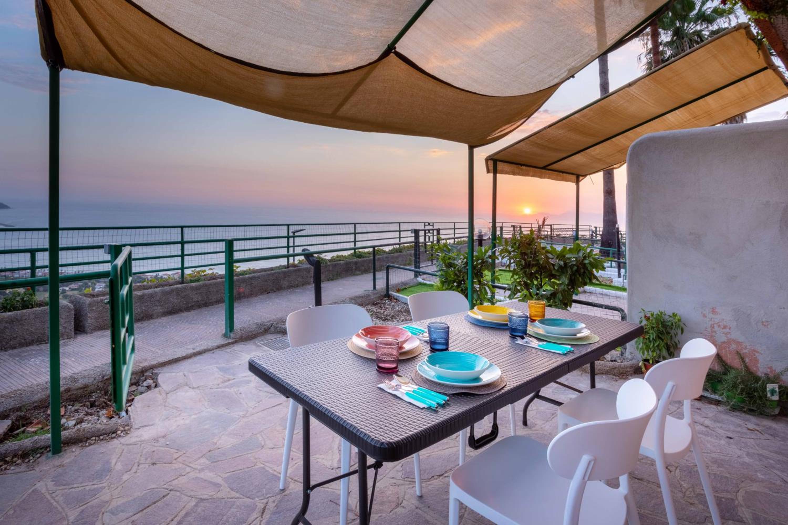 One-Bedroom Apartment with Sea View photo 3