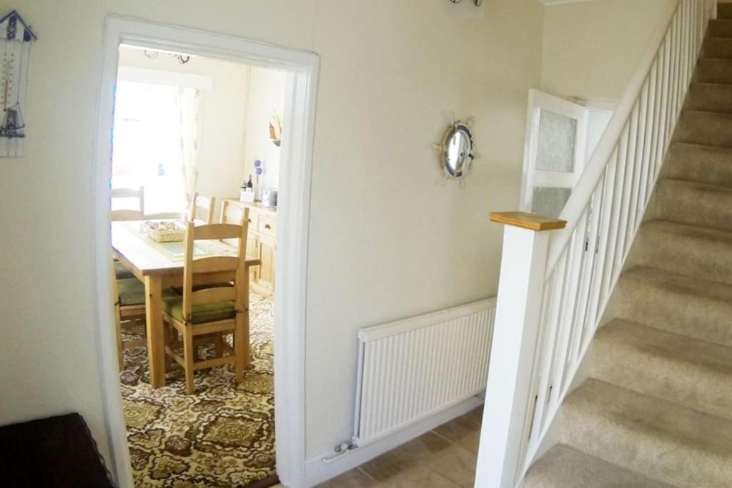 Three-Bedroom House photo 3