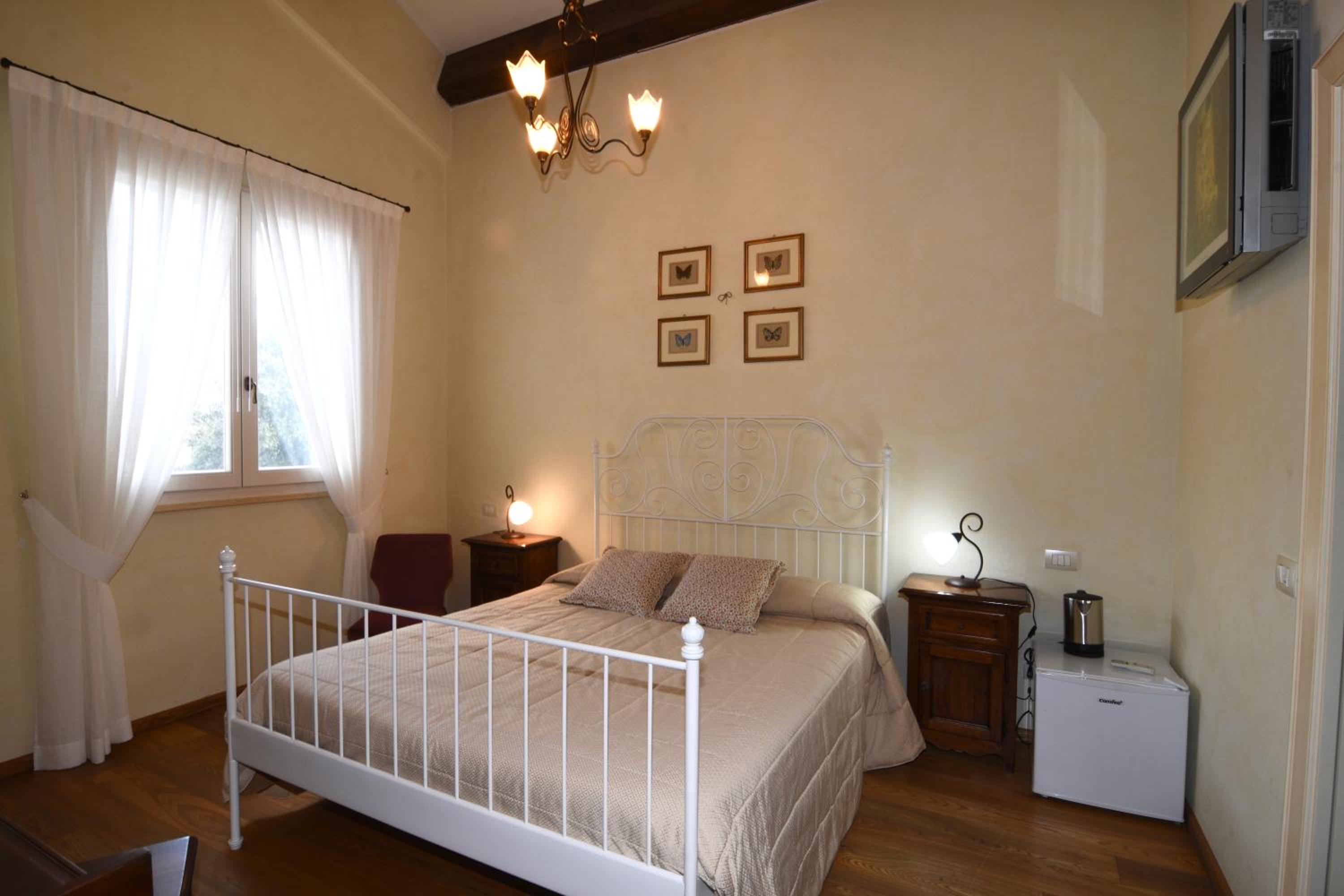 Double Room with Private Bathroom photo 1