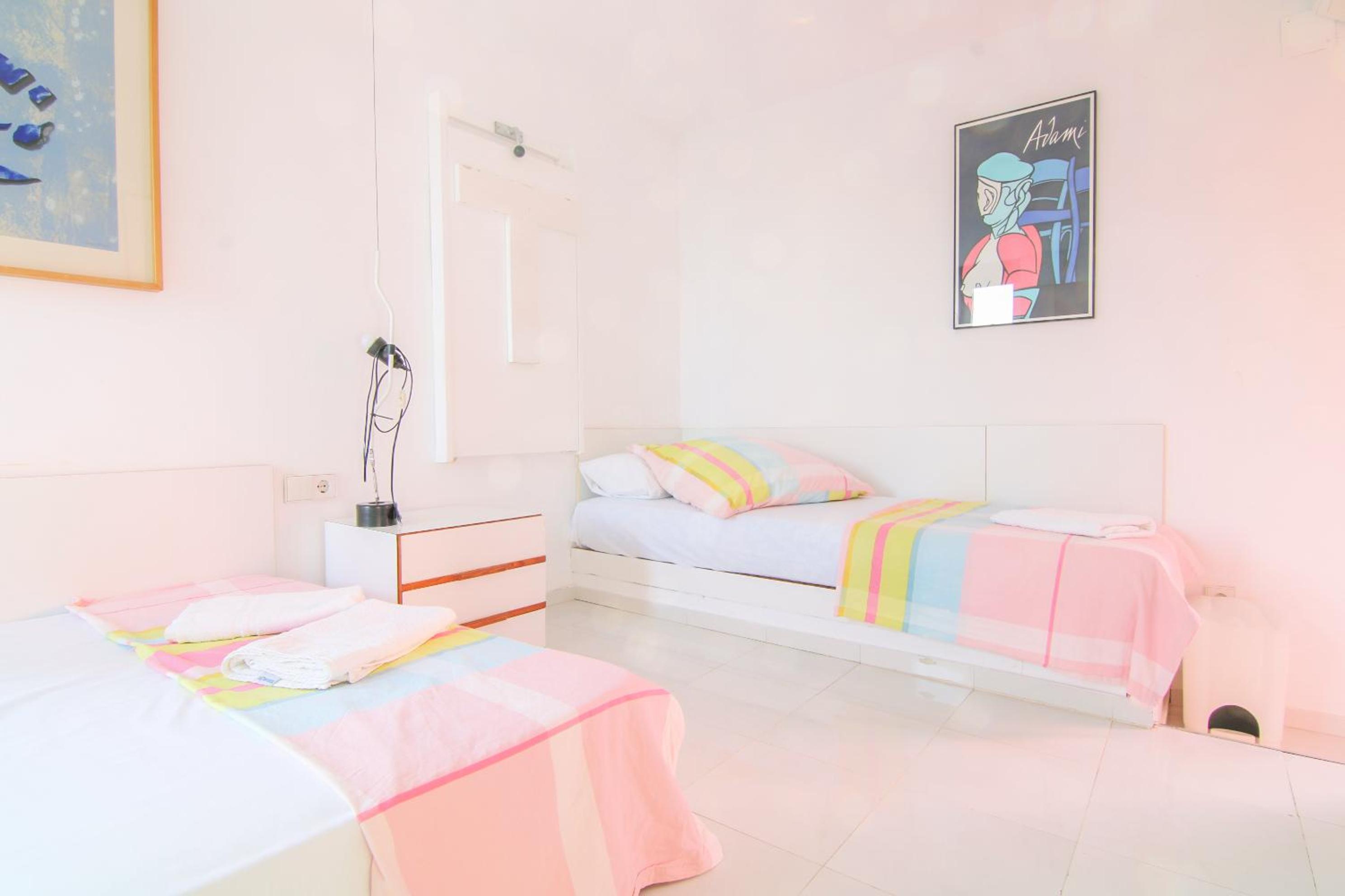 One-Bedroom Apartment - Photo 1