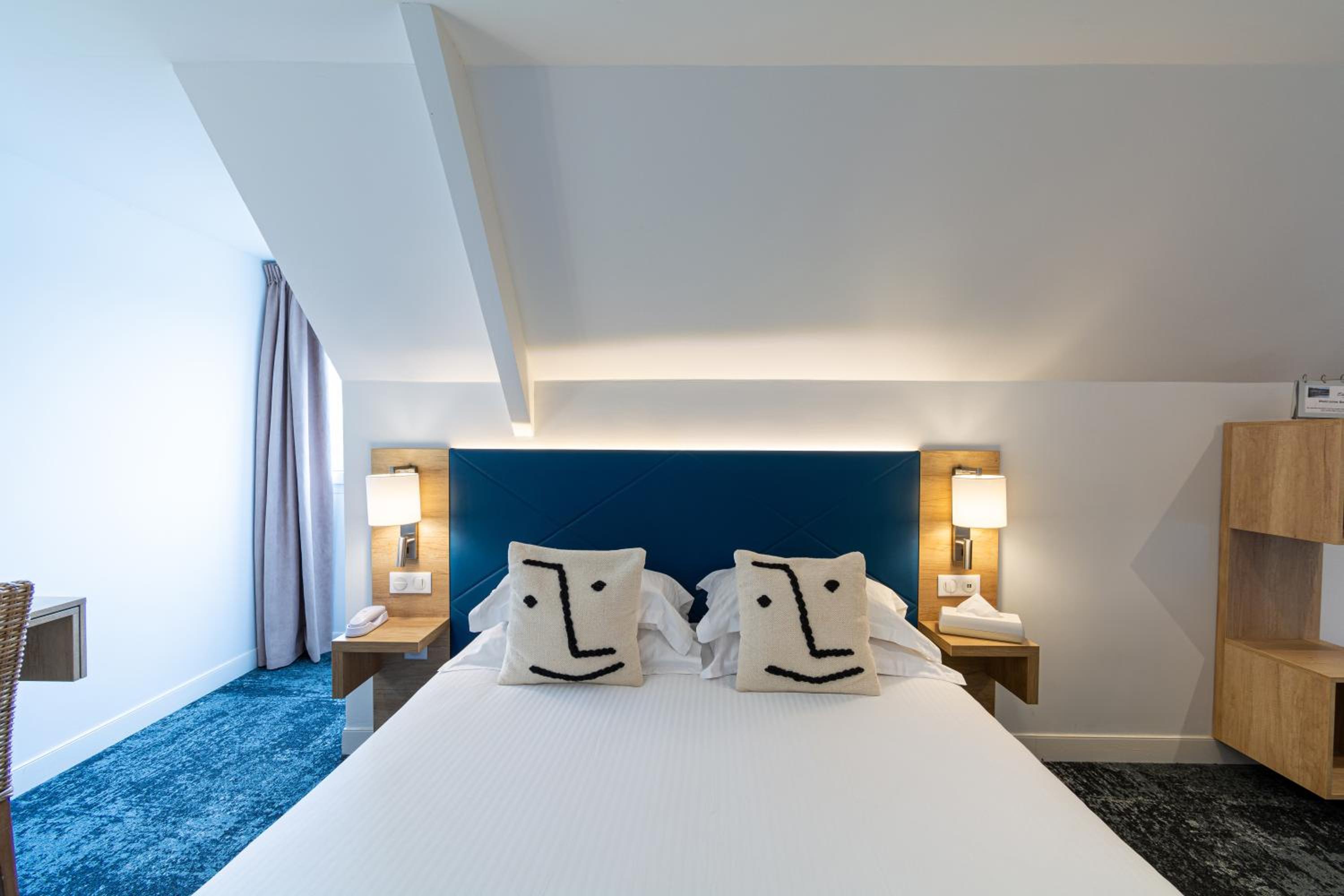 Quadruple Room with Bath - Photo 4
