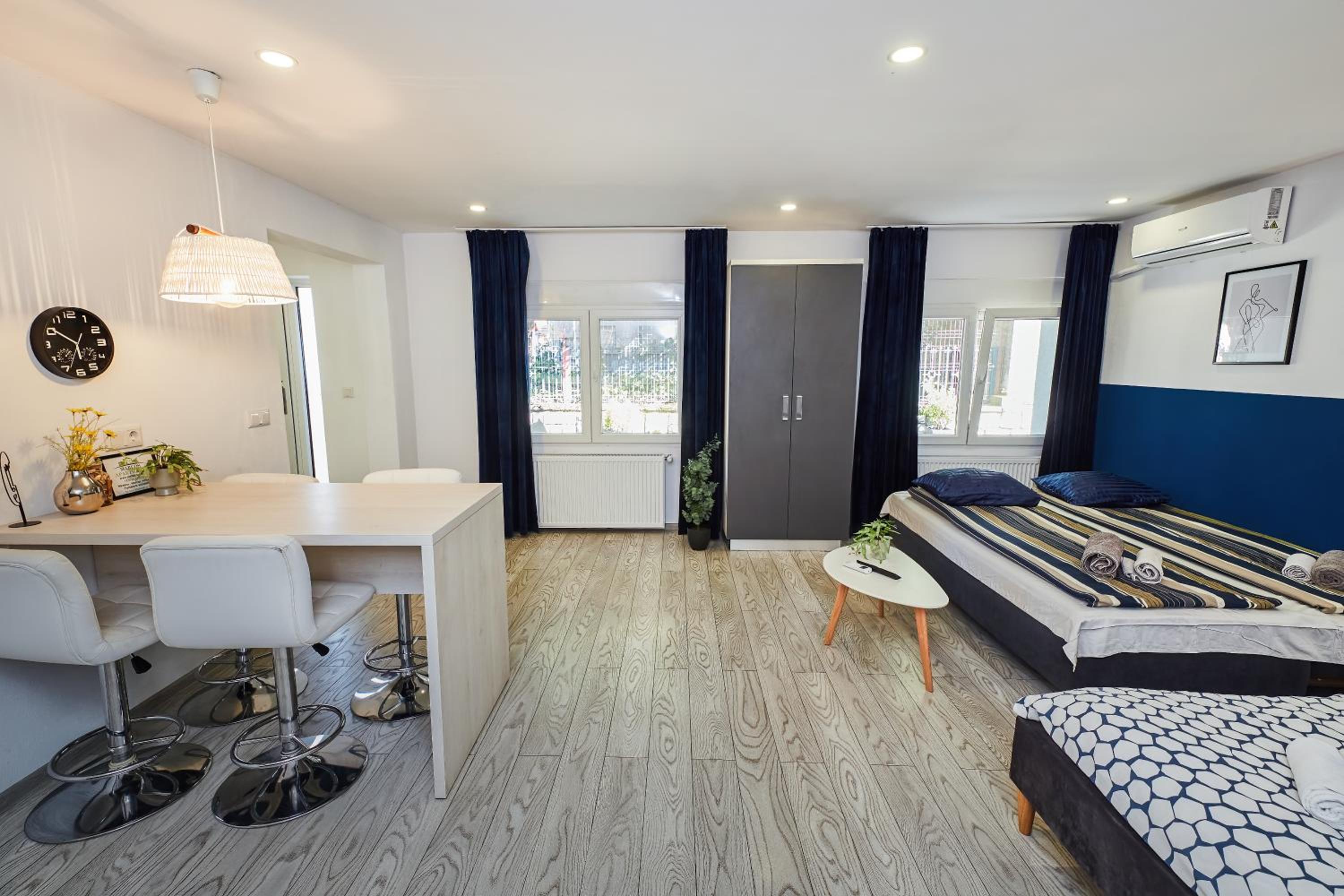 Studio with Terrace - Photo 42