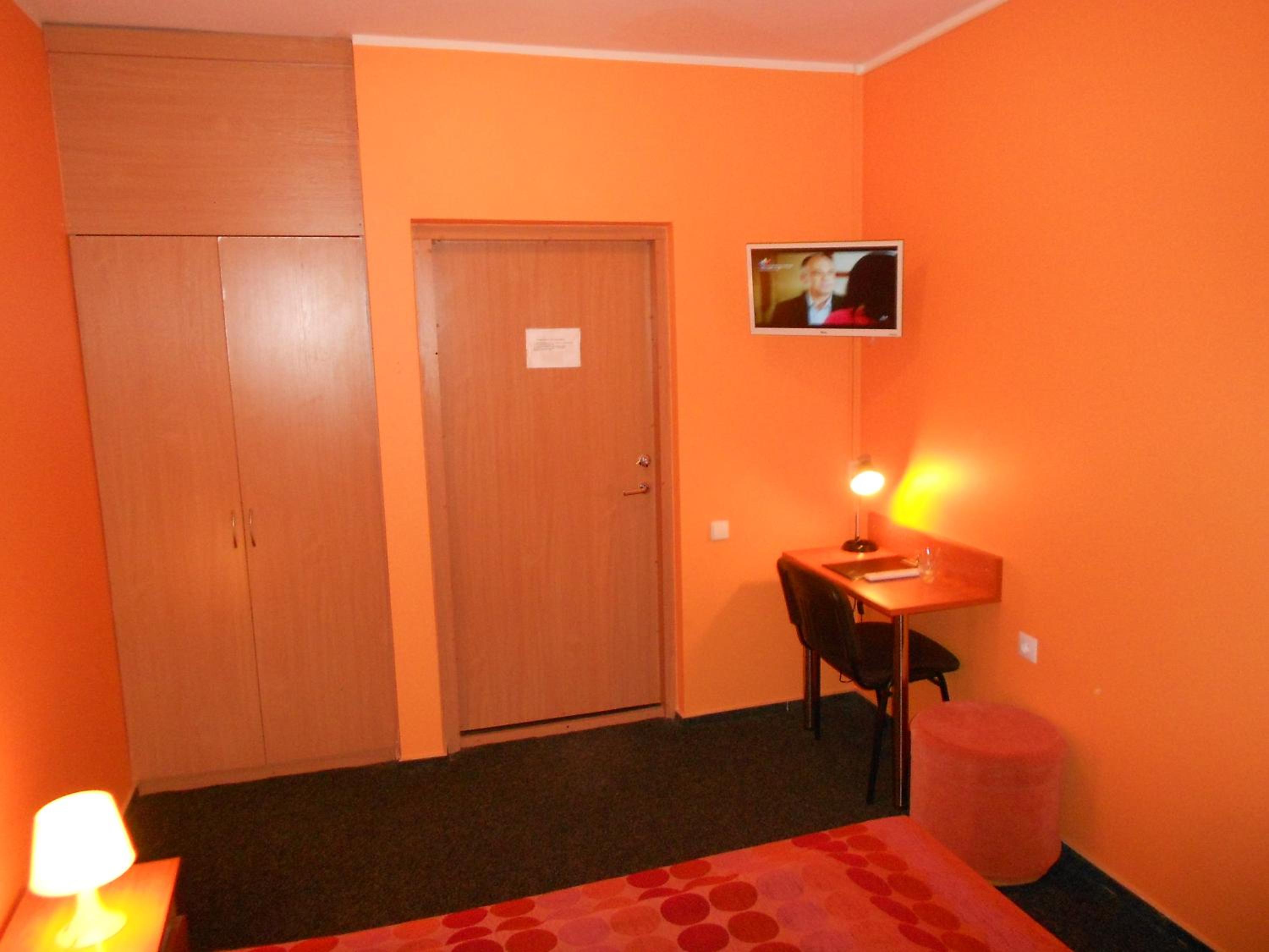 Double or Twin Room - Photo 8