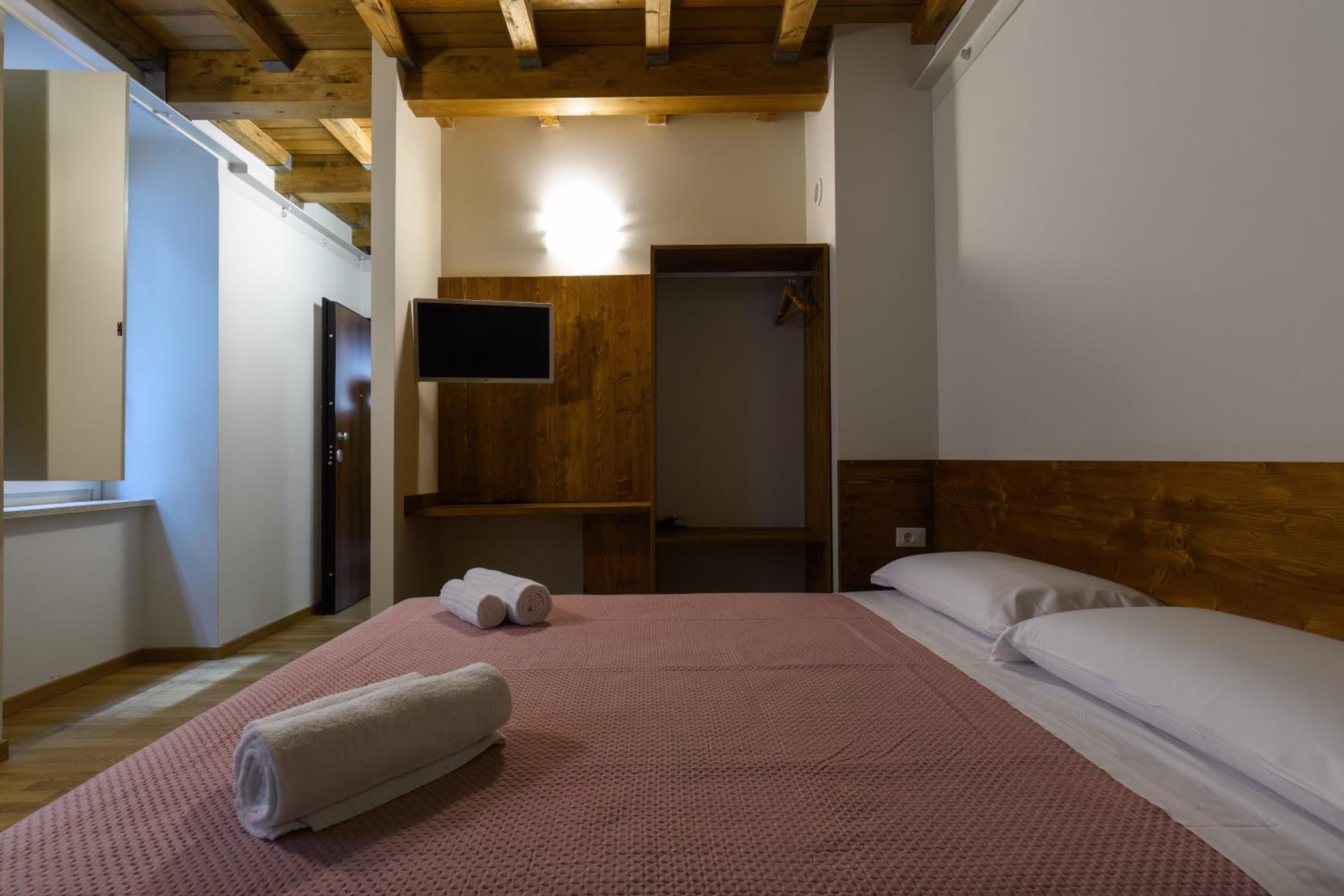 Deluxe Double Room with Extra Bed photo 1
